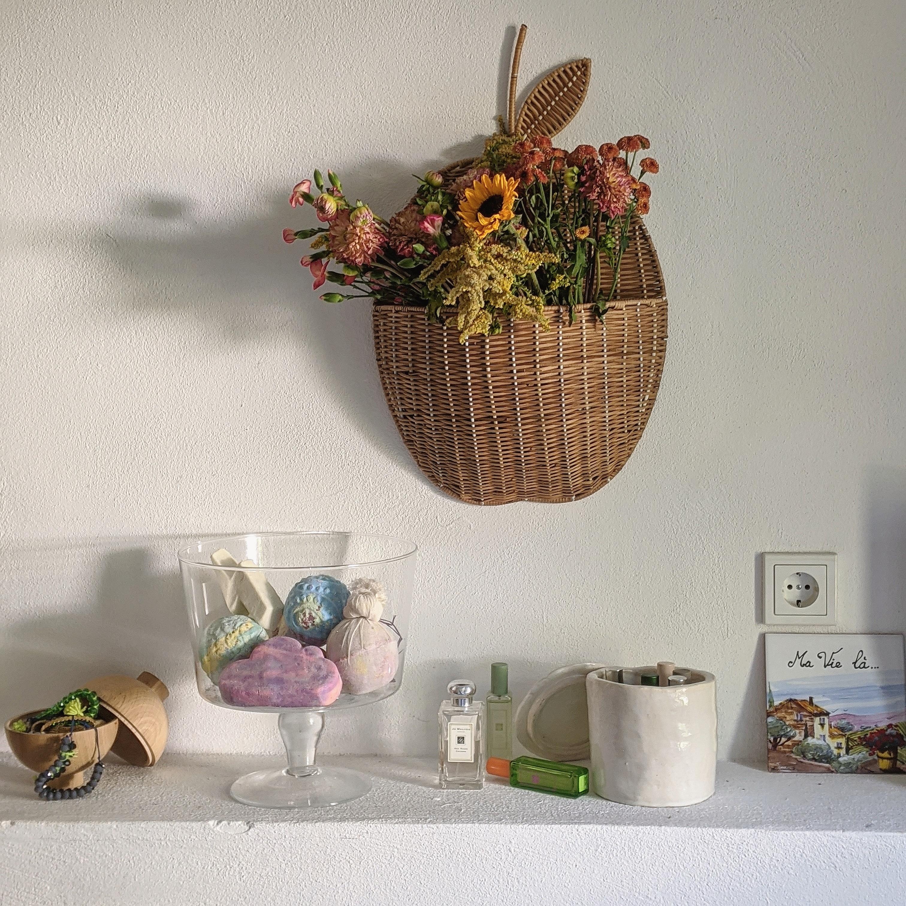#goodmorning #bathroom #badezimmer #blumen #couchstyle #homestory #wanddeco #interior #interiør #scandinavisch #flowers 