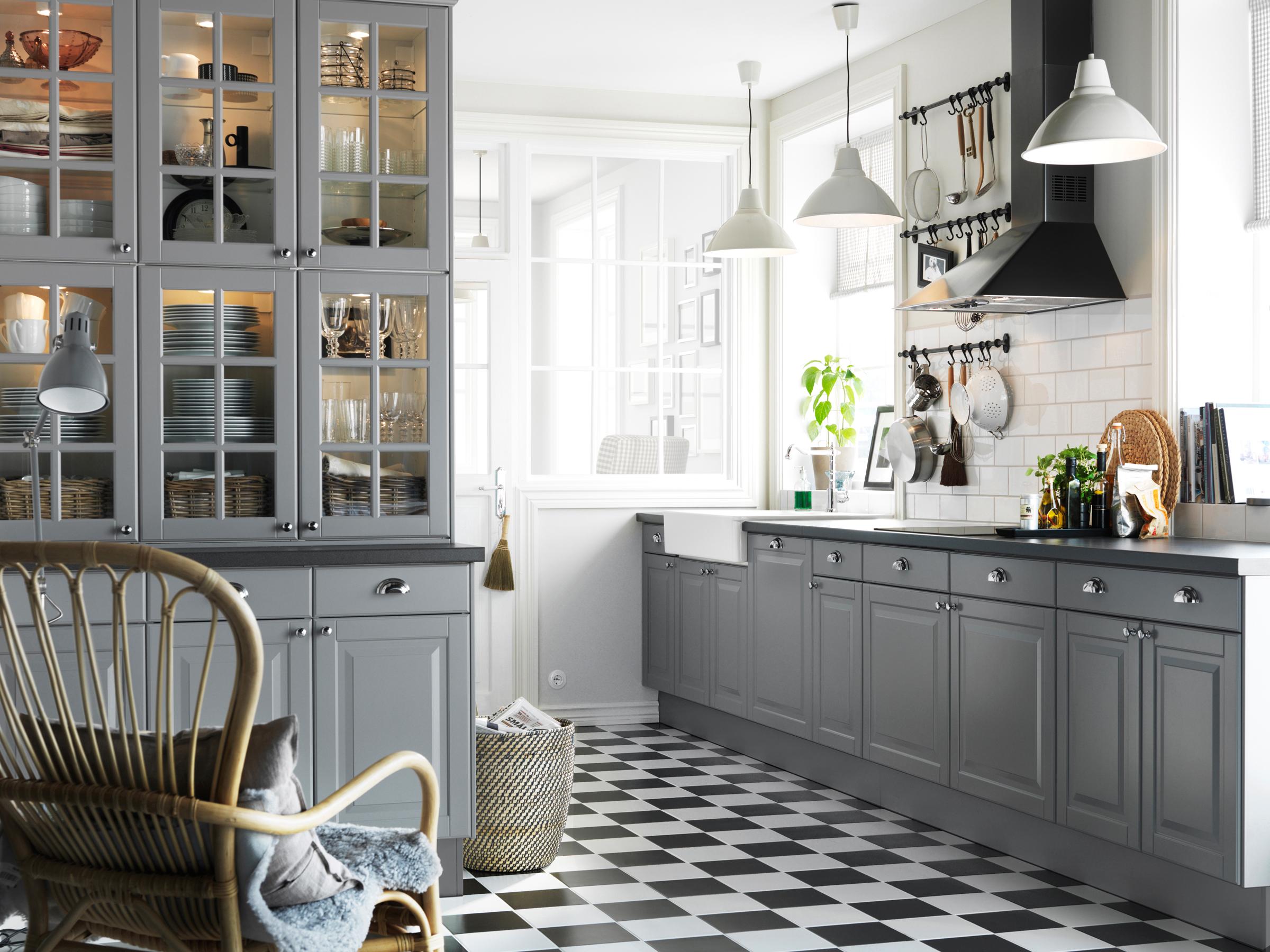 Graue Einbauküche im Landhausstil #landhausstil ©Inter IKEA Systems B.V