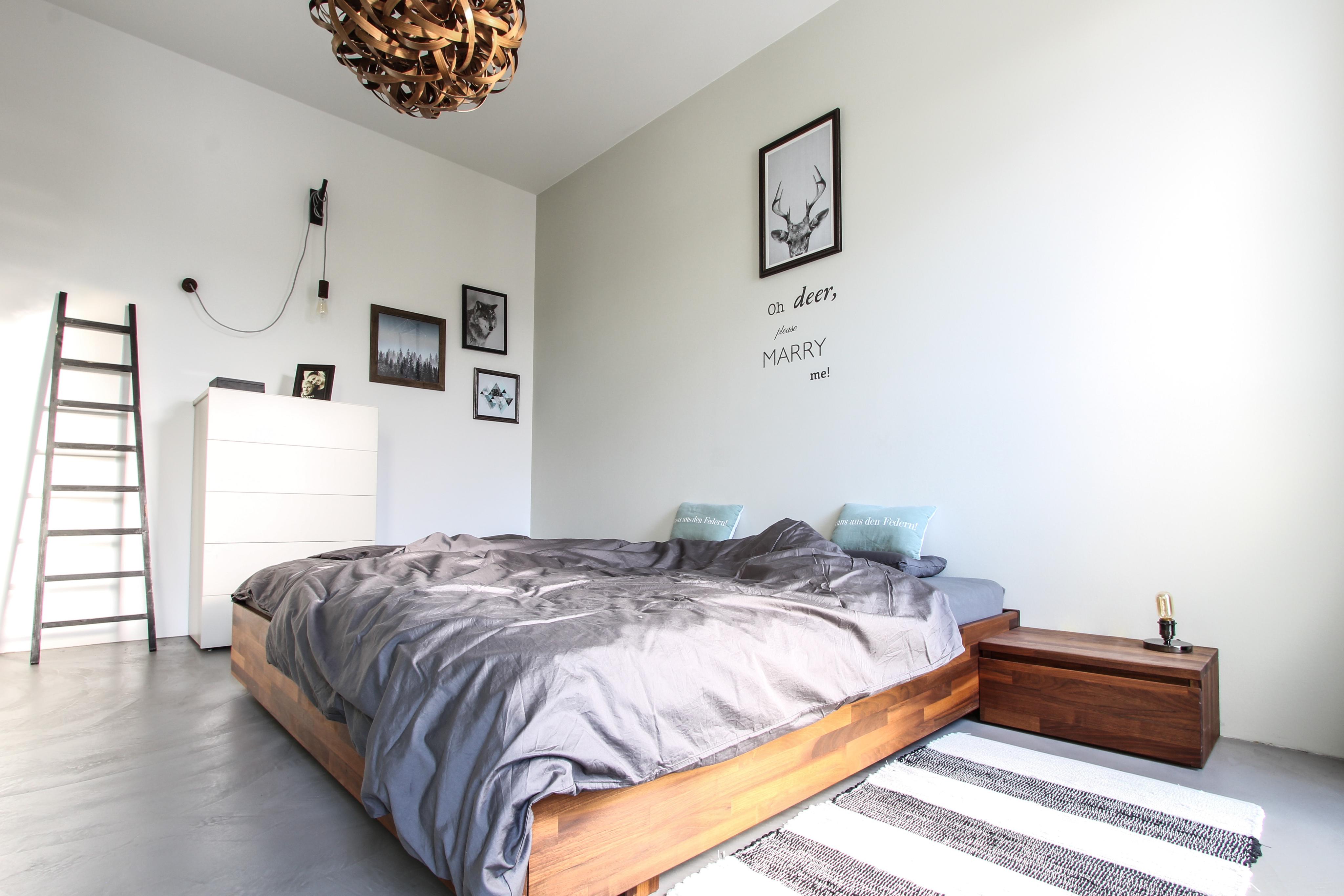 Graues Schlafzimmer #pendelleuchte ©EXTRAVIEL office & home design