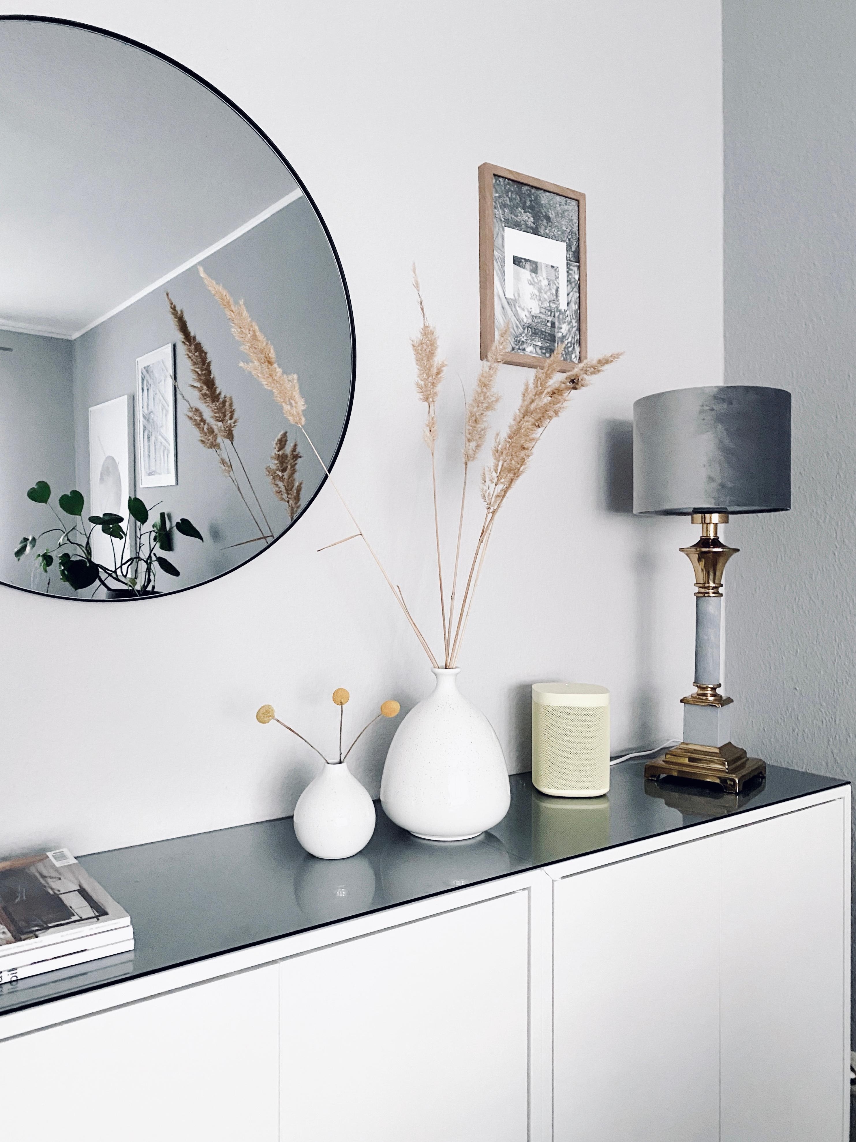 #greyinterior #nordichome #scandinavianliving #monochrome #minimalism #interior #livingroom #hygge #greyandwhite #poster