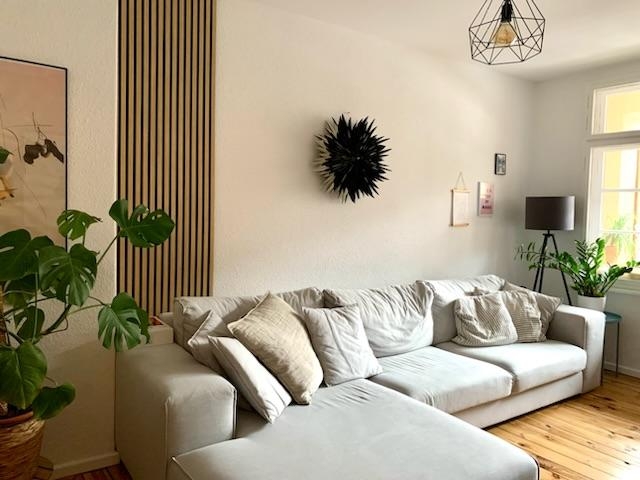 Große Couch trotz kleinem Wohnzimmer für viel Platz zum kuscheln. #cosyliving #livingroom #wohnzimmer