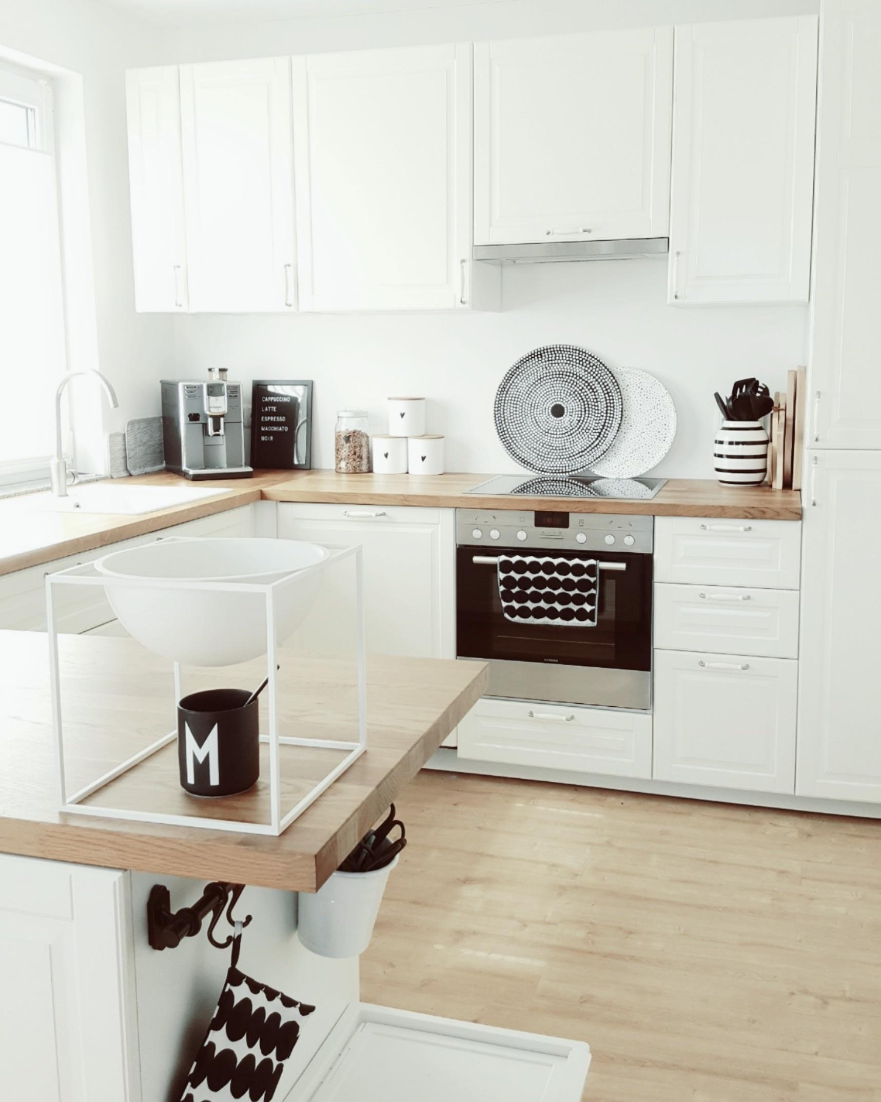 Grosse Küchenliebe ♡
#whiteliving#scandiliving#myhome#scandinaviandesign#mynordicroom#kitchen#küche