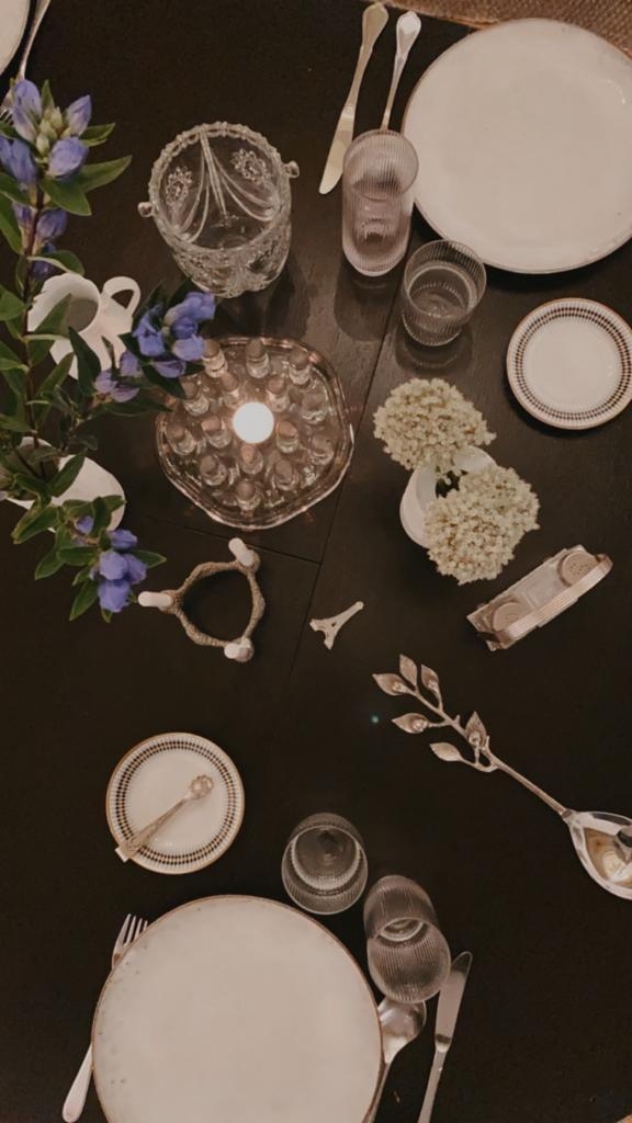 Große Liebe: #Tischdekoration !!!
#Tischdeko #Einrichtung #Geschirr #Gläser #Kerzen #Blumen #Dekoration #Interior