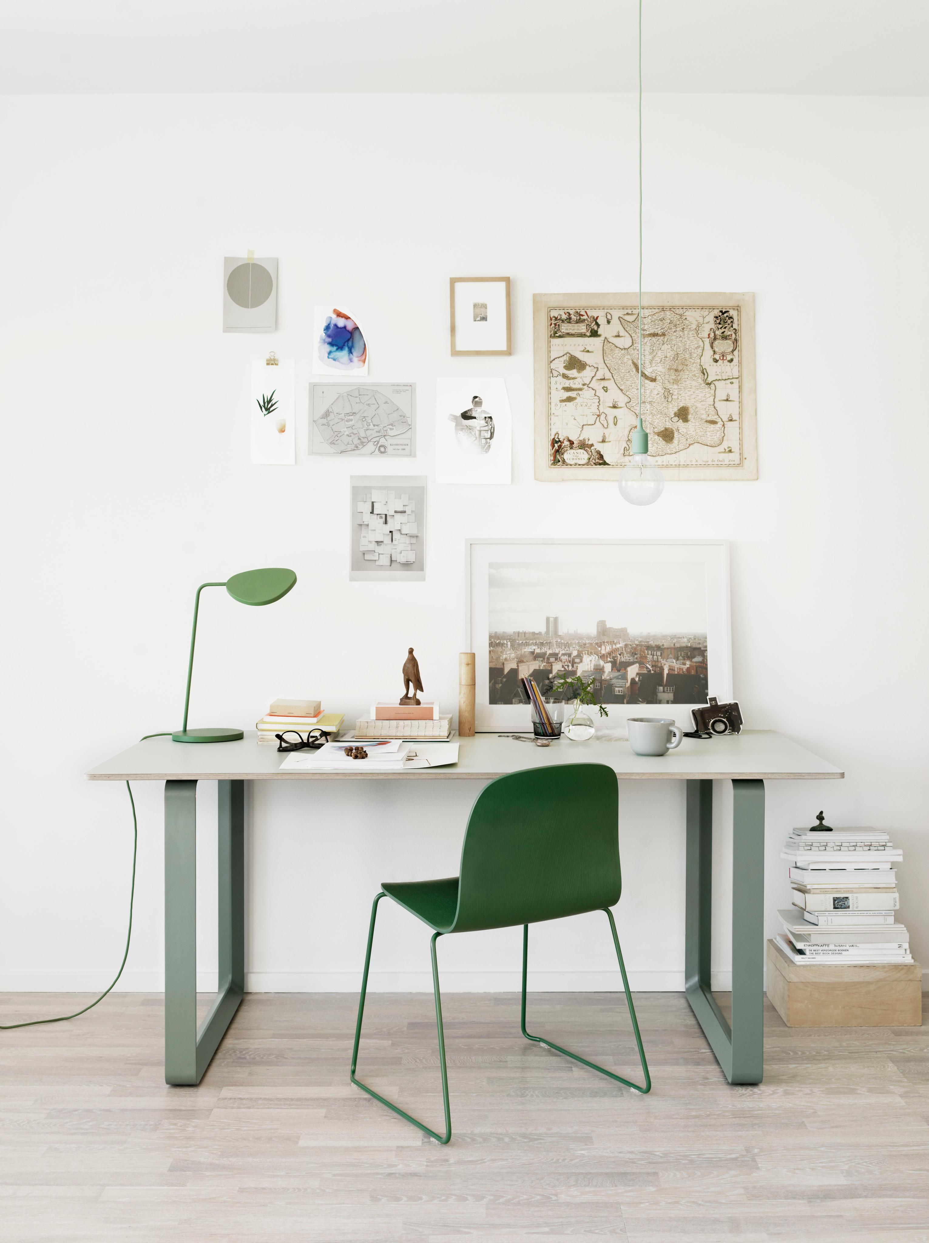 Grüne Akzente im Home Office #schreibtisch ©Muuto