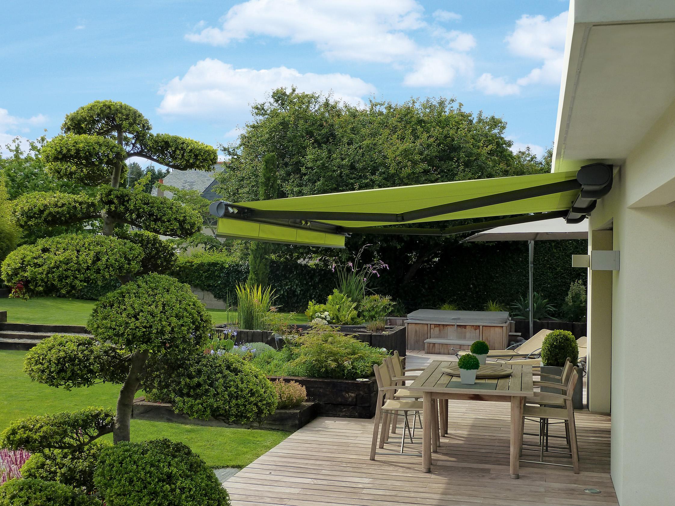 Grüne Halbkassetten-Markise #terrassengestaltung #terrassenmöbel ©Markilux