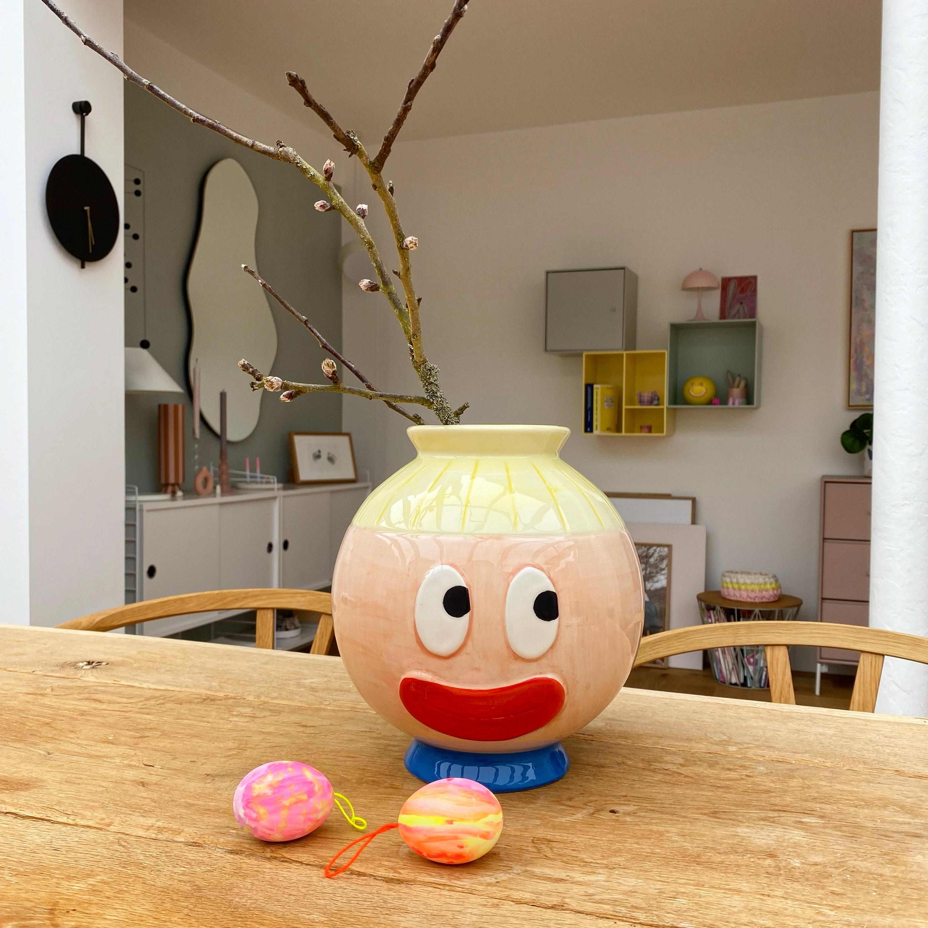 Guck, guck! Und schöne Ostern! #vase #esstisch #livingroom 