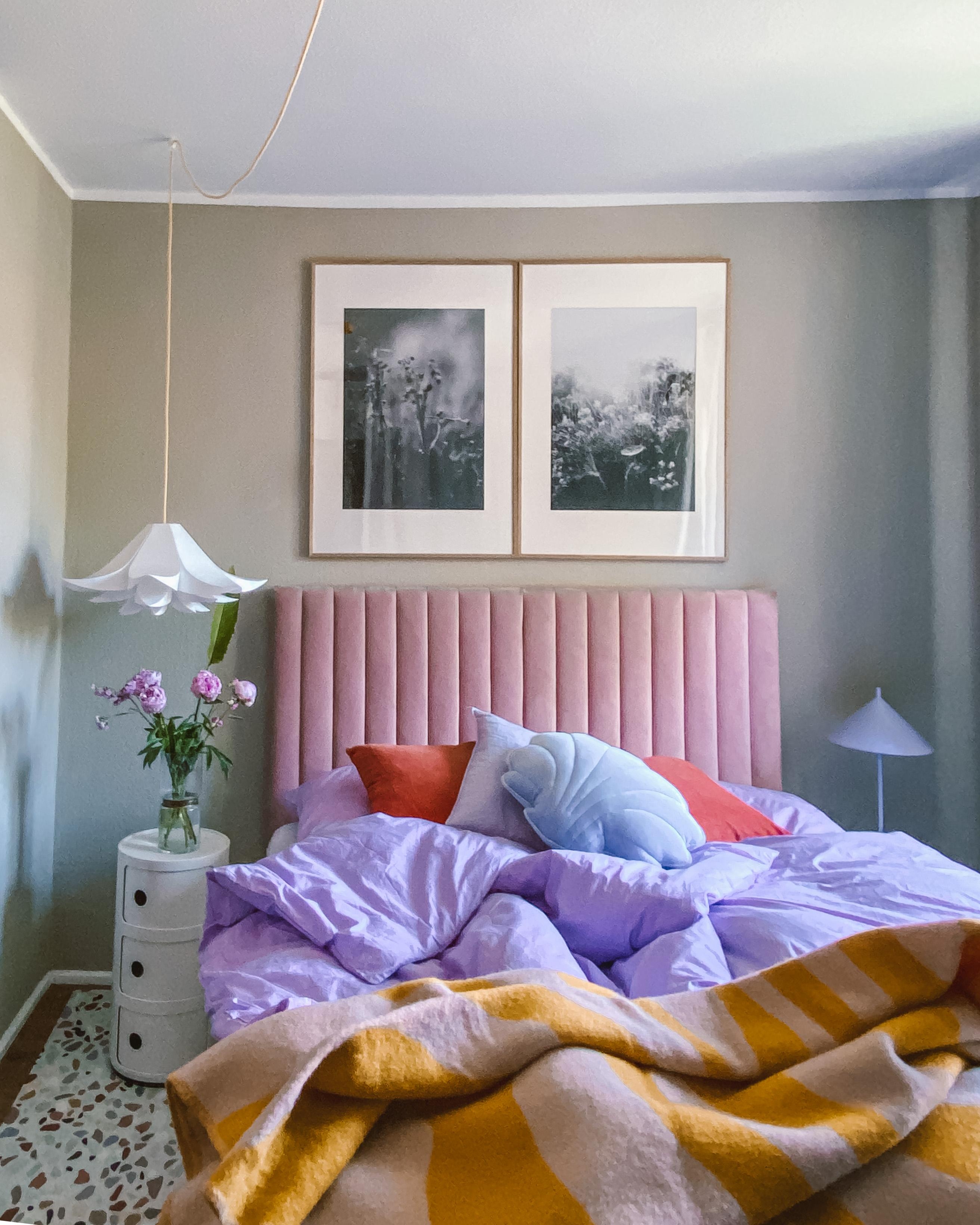 Gute Träume garantiert! 🌈 #bunt #schlafzimmer #lilabettwädche #pastellträume #pastellfarben #rosabett