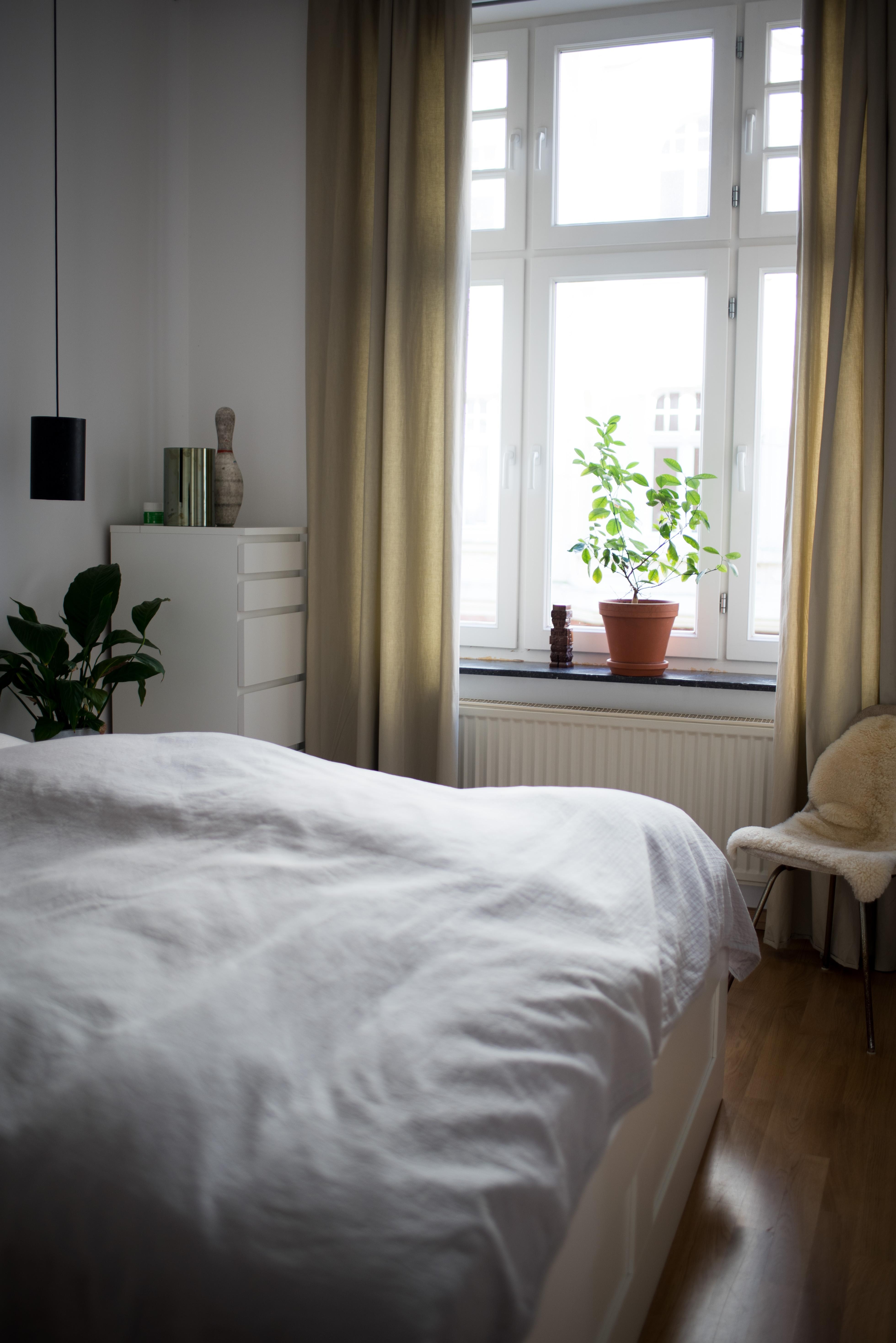 Guten Morgen - trotz Regen! #bedroom #schlafzimmer #interior #altbau #interiorinspo 