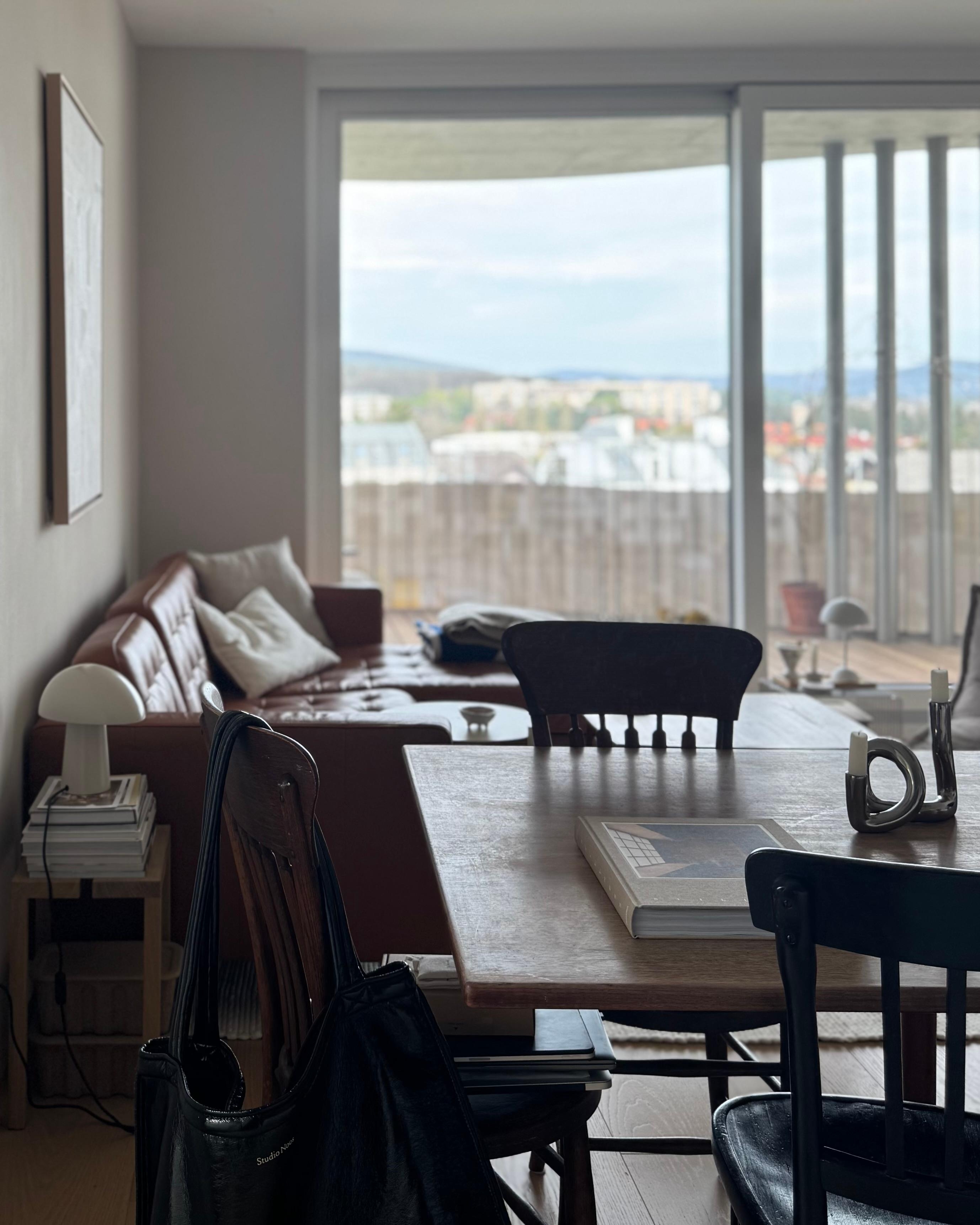 Guten Morgen ☕️

#esstisch #wohnzimmer #terrasse #vintage #teak 