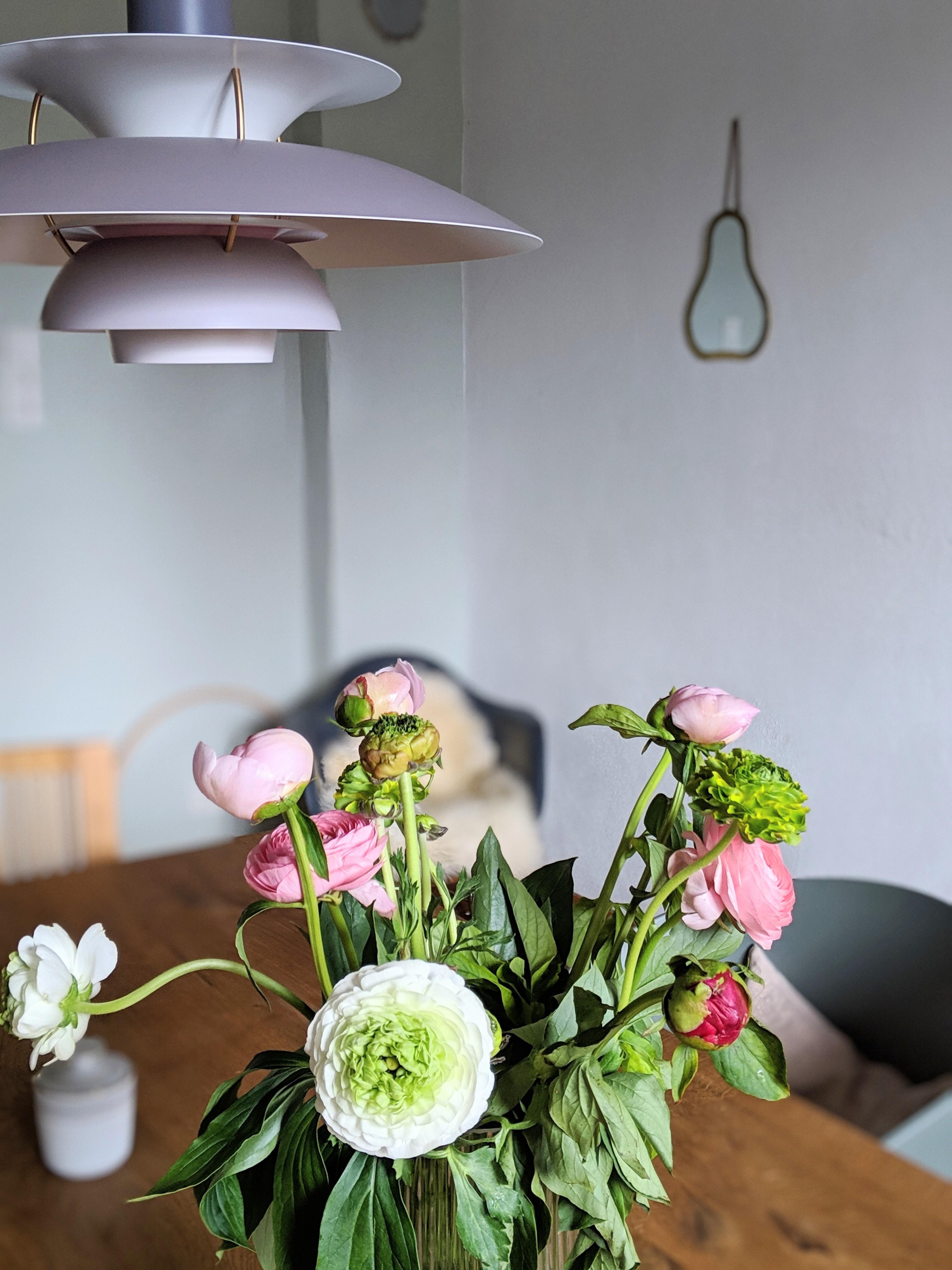 Guten Morgen , schöner morgen mit meinen lieblings Blumen. #interior#home #svandinacisch #flowers #dinningroom #deco 