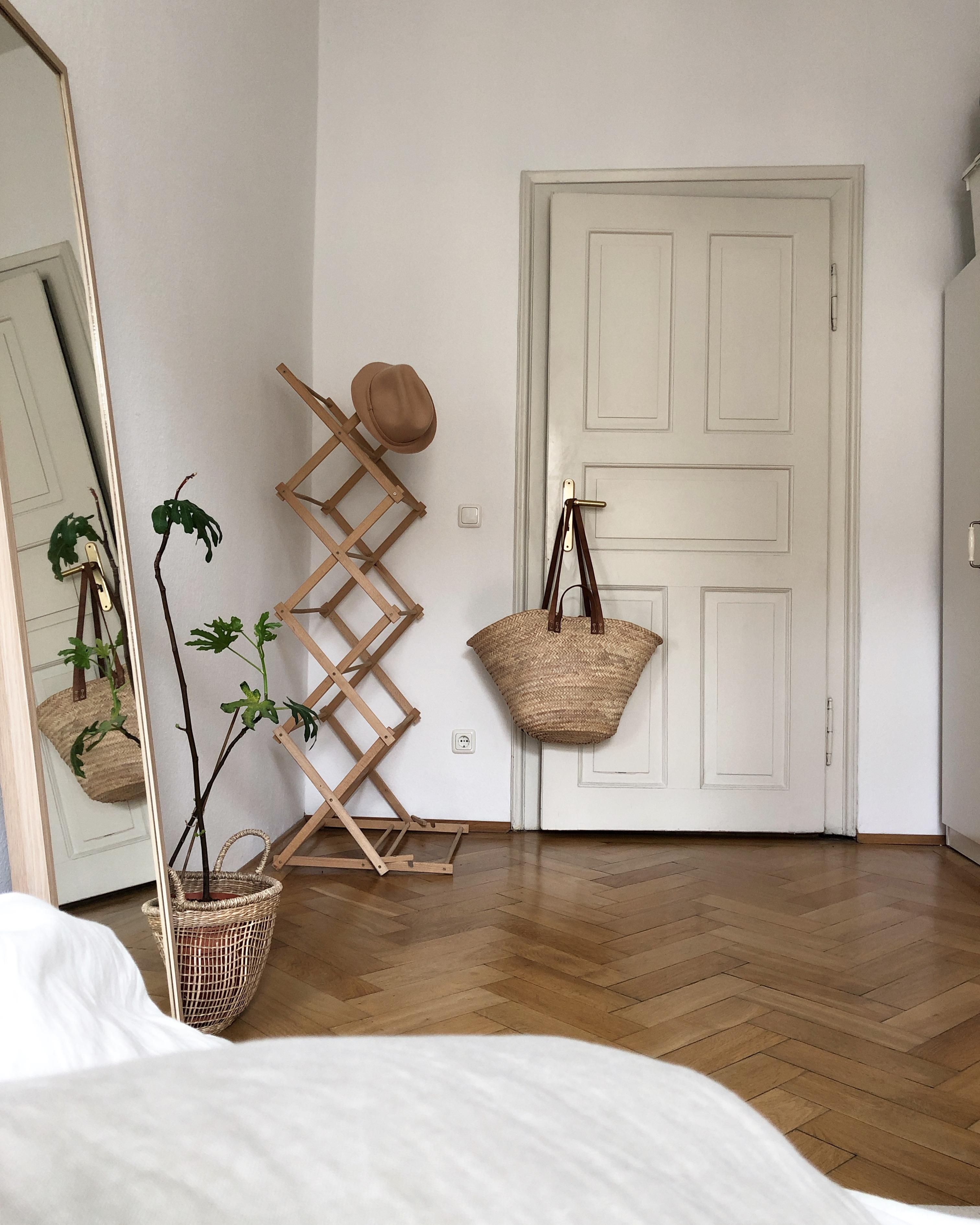 Guten Morgen aus dem #schlafzimmer _ #altbau #dielenboden #minimalistisch