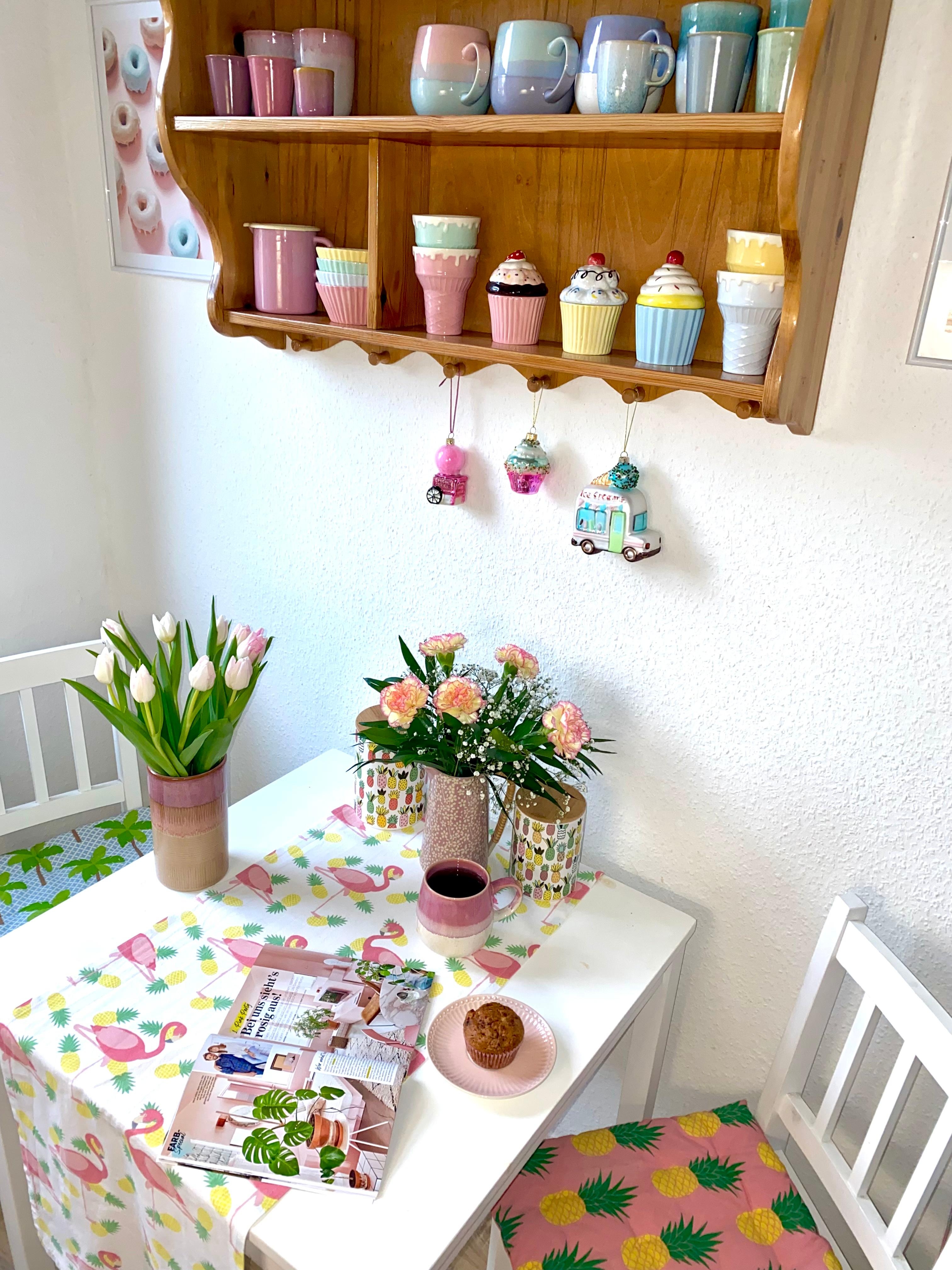 Guten Morgen! 

#candycolors #pastell #happyhome #küche #frischeblumen #tassenliebe #frühstück #bunt #deko 