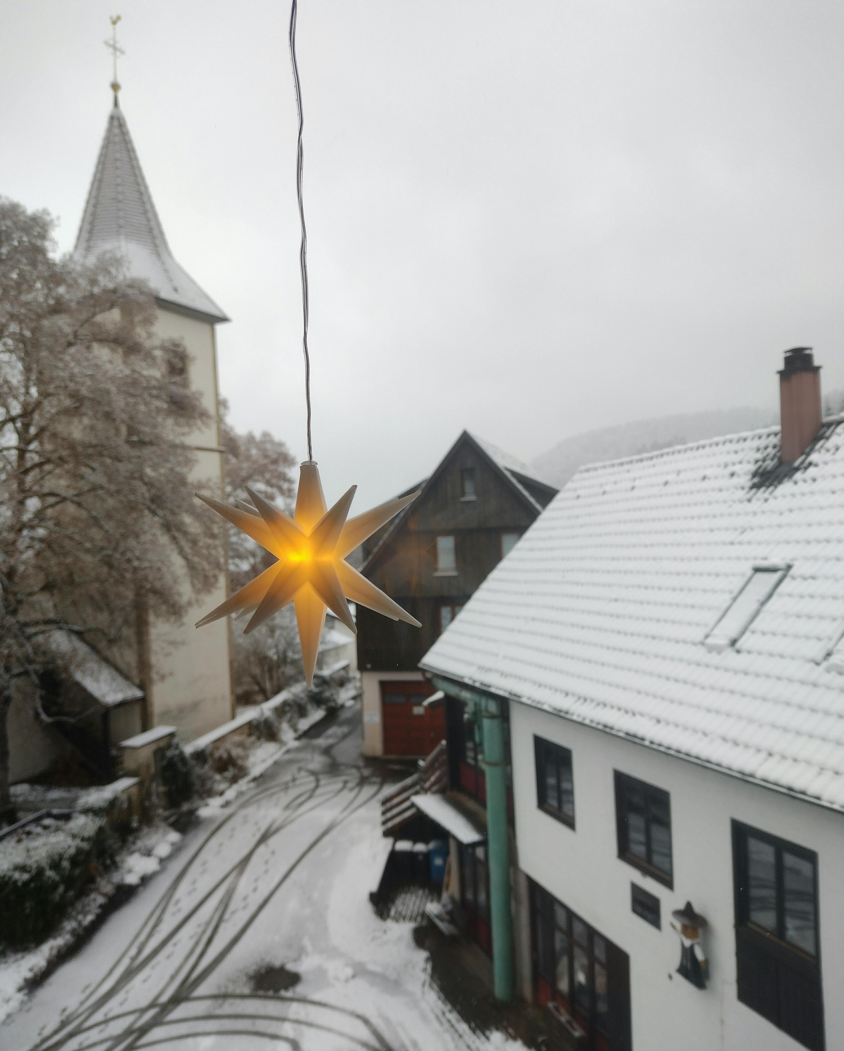 Guten morgen, ihr Lieben 🤍❄️
#schnee #winter #ausblick #neckartal #kirche #stern #winterliebe #nebel