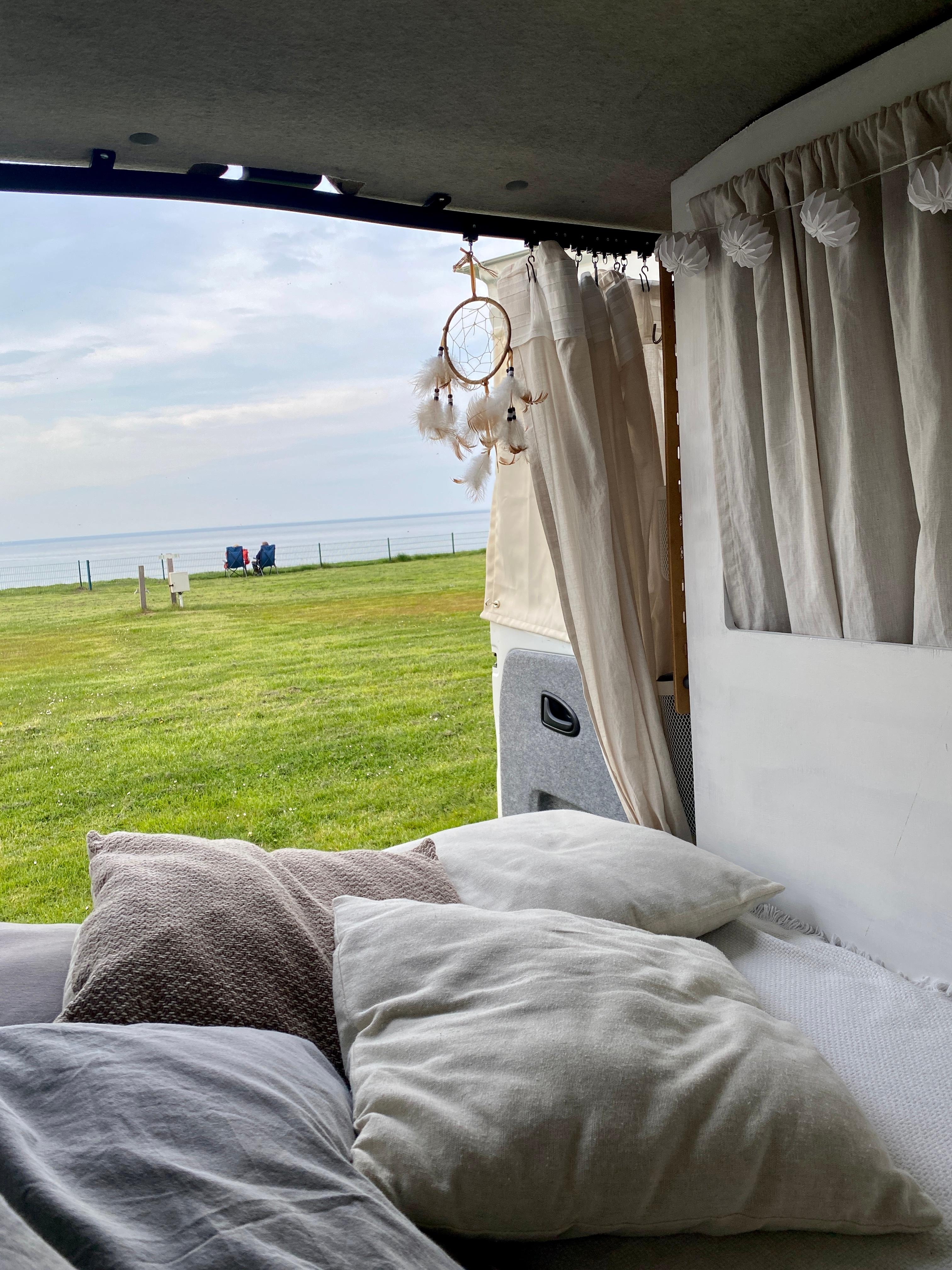 Guten Morgen von der Ostsee 🌊
#vanlife #camper #draußenzuhause #outdoorlivingroom #cozy #boho