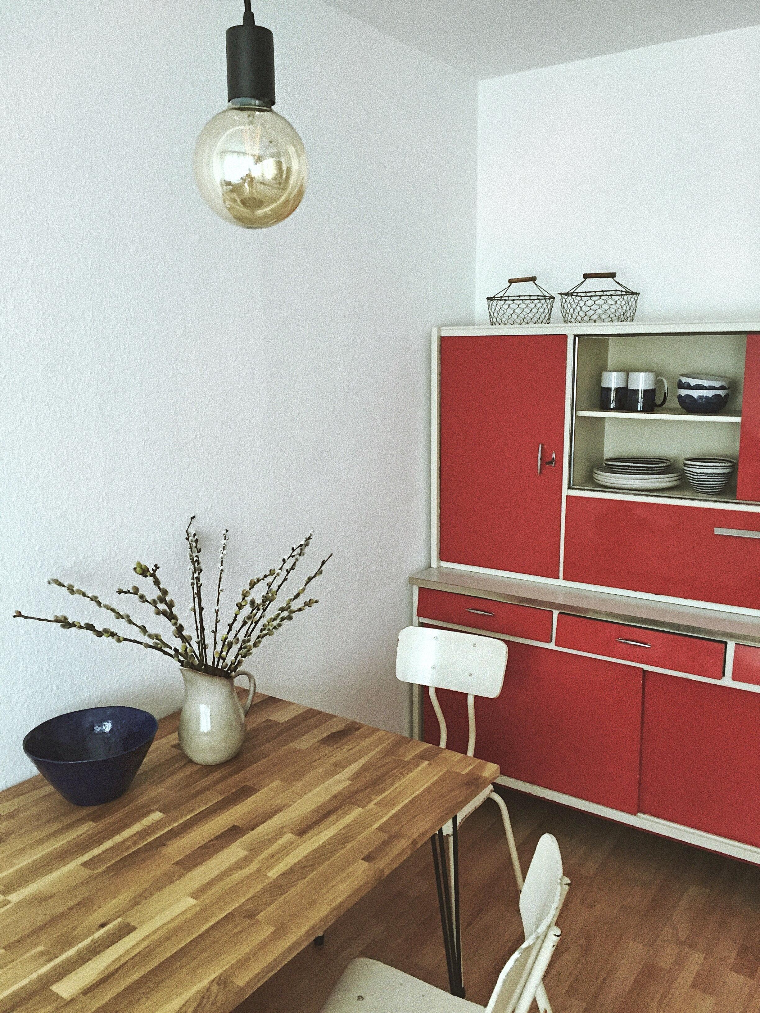 Habe diesen tollen Retro Küchenschrank aus den 50er Jahren bei Ebay gefunden. #50s #retro #industrial #vintage 