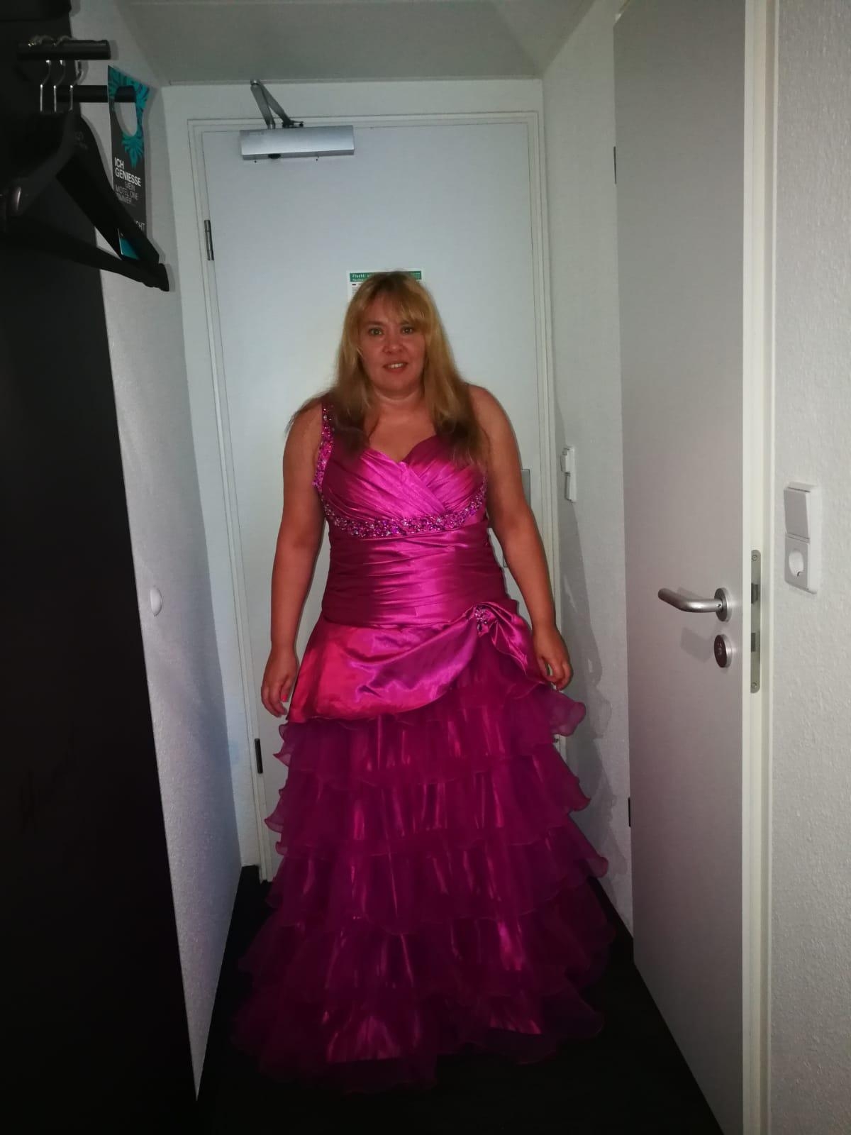 Habe mich getraut auf der Hochzeit meines Bruders ein langes Kleid anzuziehen wert 199 euro  #frühlingsoutfit #fashionch