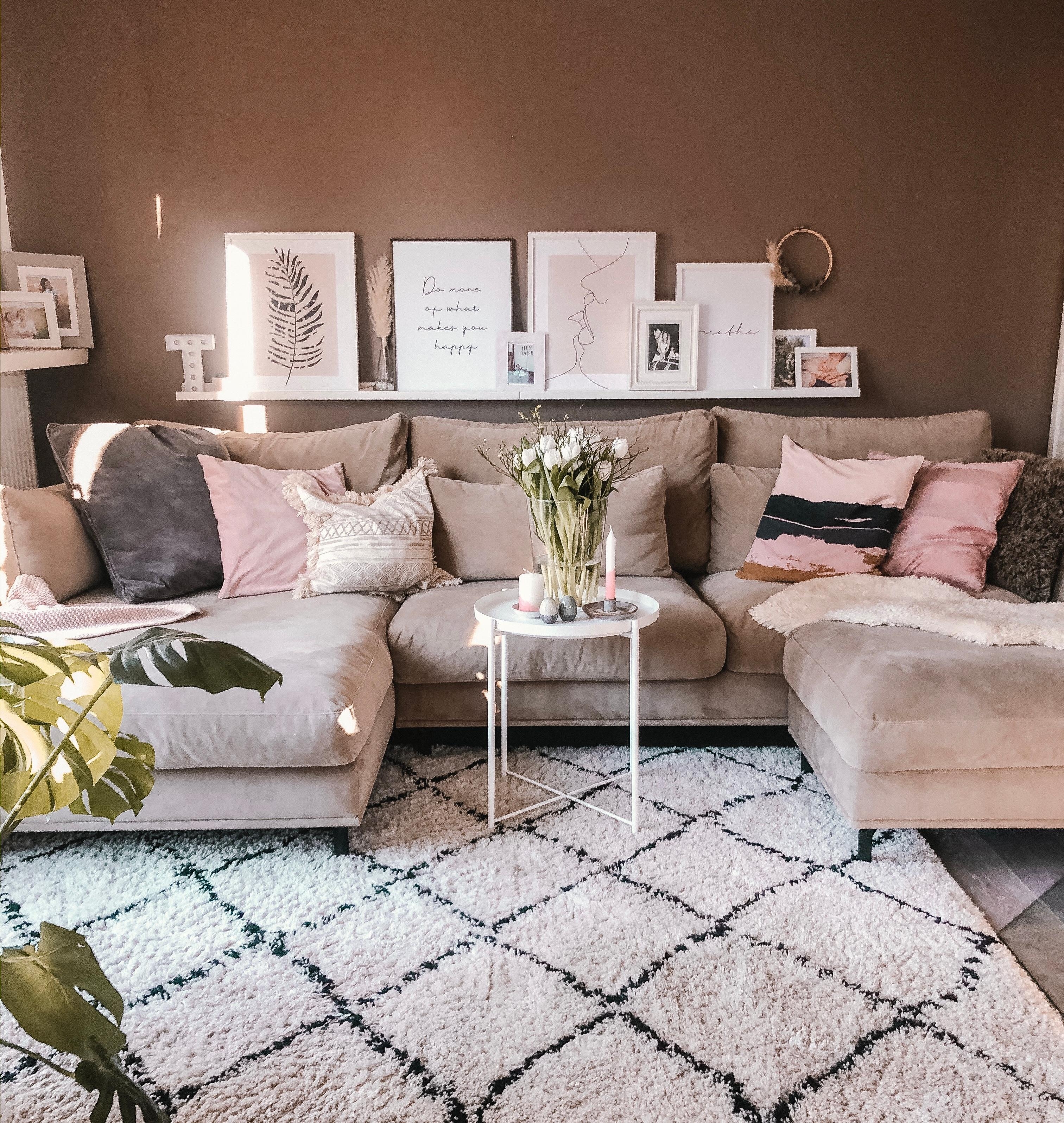 Habt ein schönes Wochenende 🌿
#couchstyle #livingroom #wandfarbe #toninton