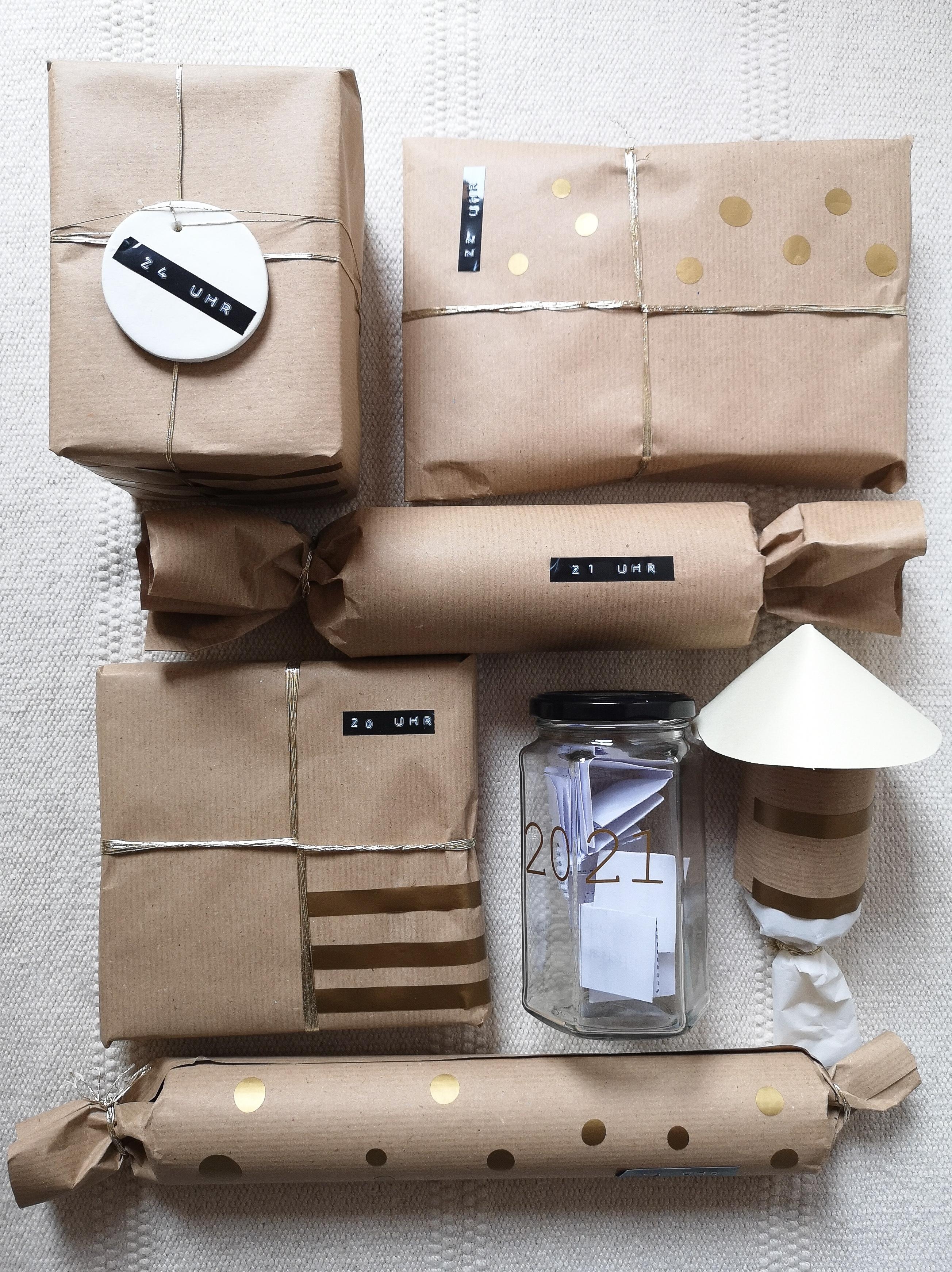 Habt einen tollen Start in die neue Woche. 
#upcycling #cardboard #Geschenke #Geschenkverpackung #diy #nachhaltigkeit 