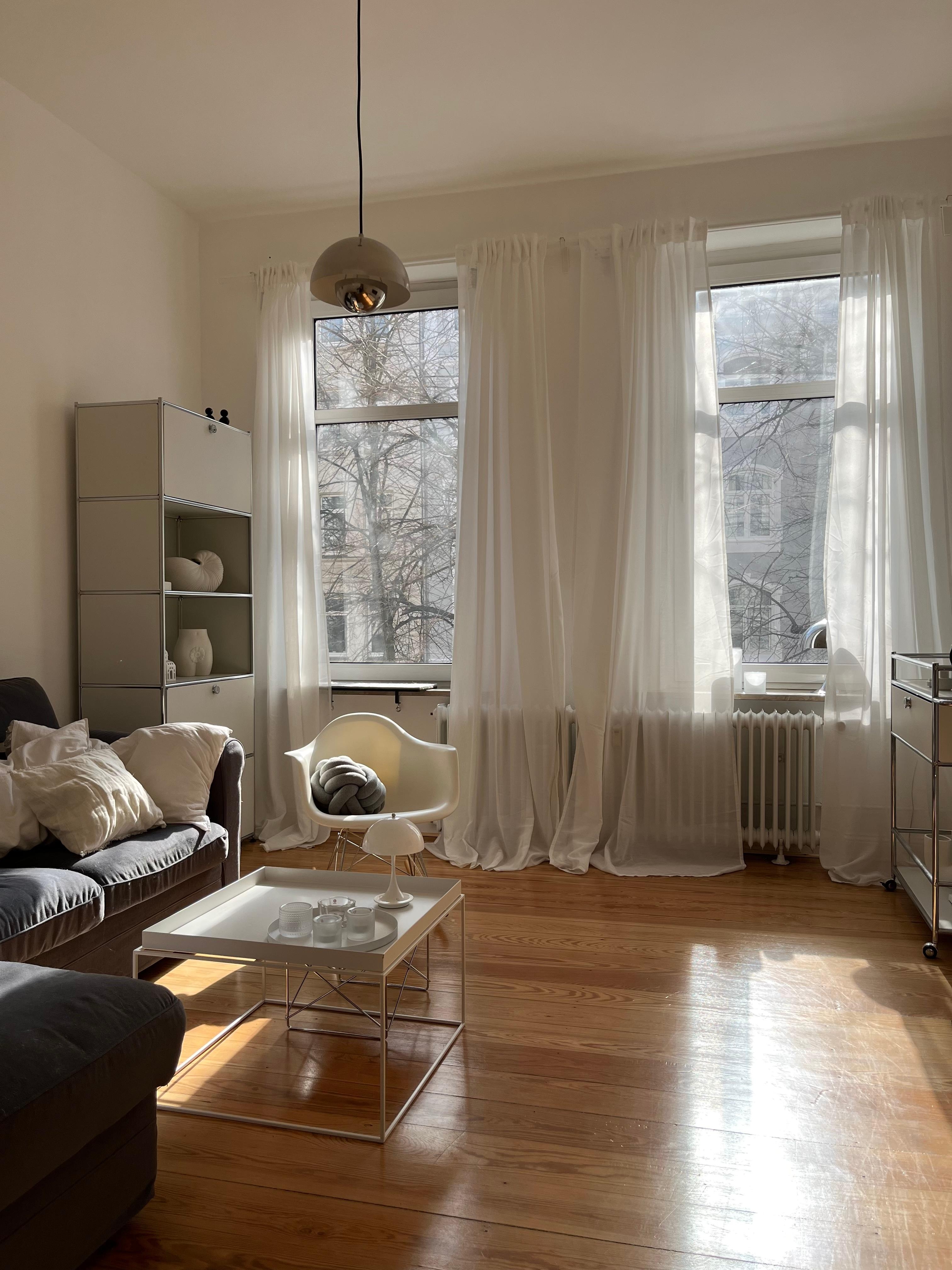 Hallo Sonne ☀️ #wohnzimmer #skandinavischwohnen #altbauwohnung #danishdesign