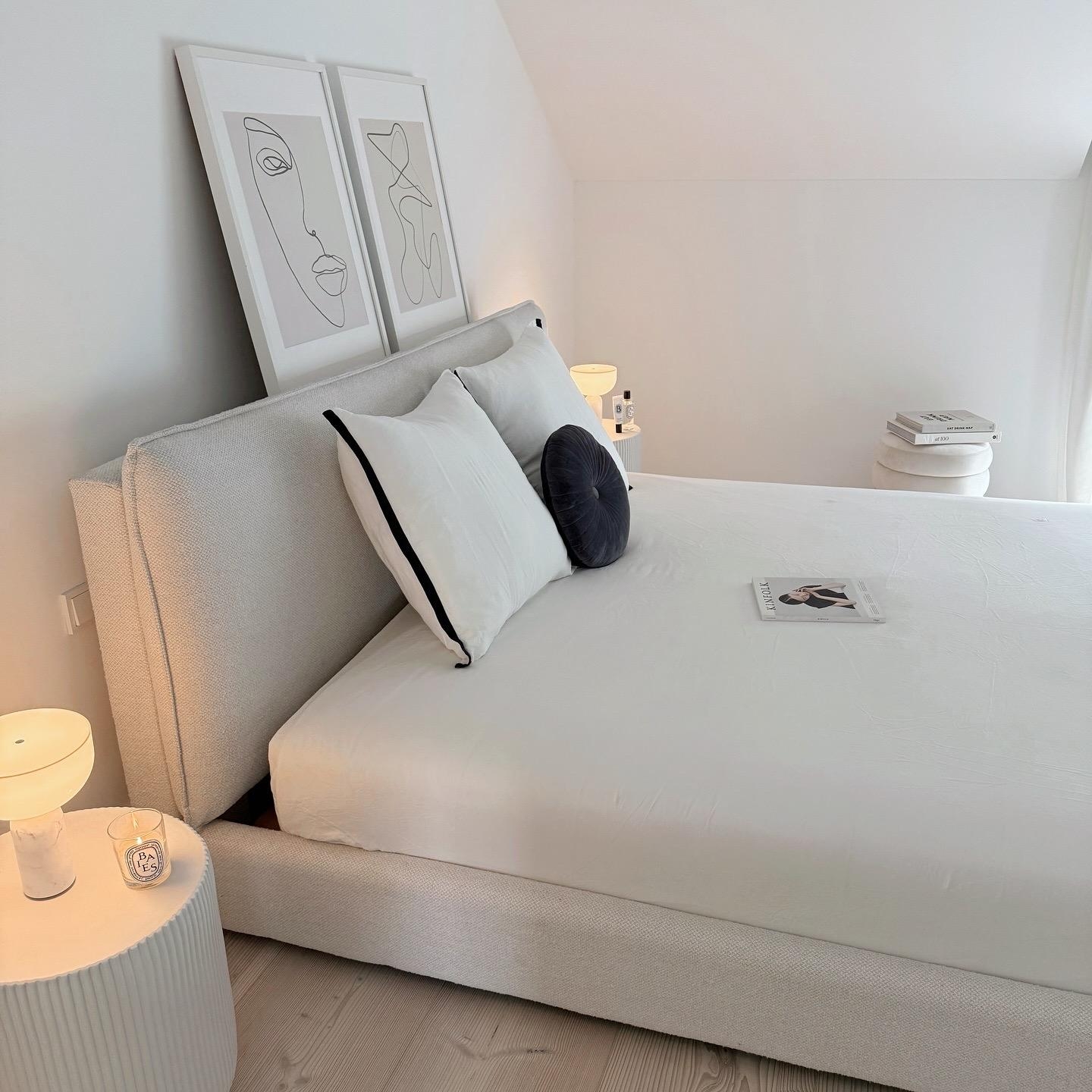 Happy Day 🤍
#bedroomgoals #masterbedroom #schlafzimmer #schlafzimmerinspo #interiorlover