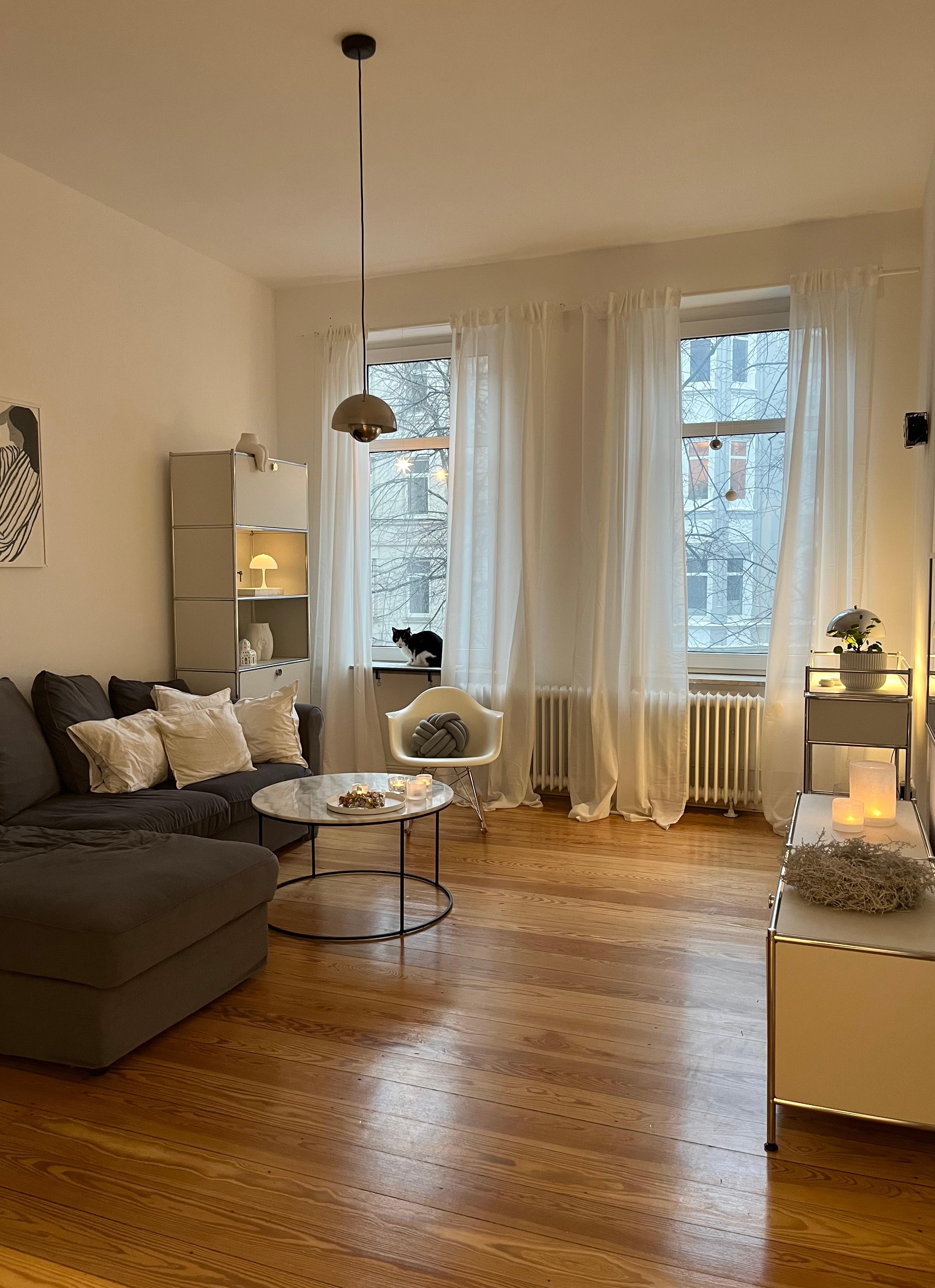 Happy Mittwoch ✨ #wohnzimmer #interiorinspo #skandinavischwohnen #danishdesign #altbauwohnung