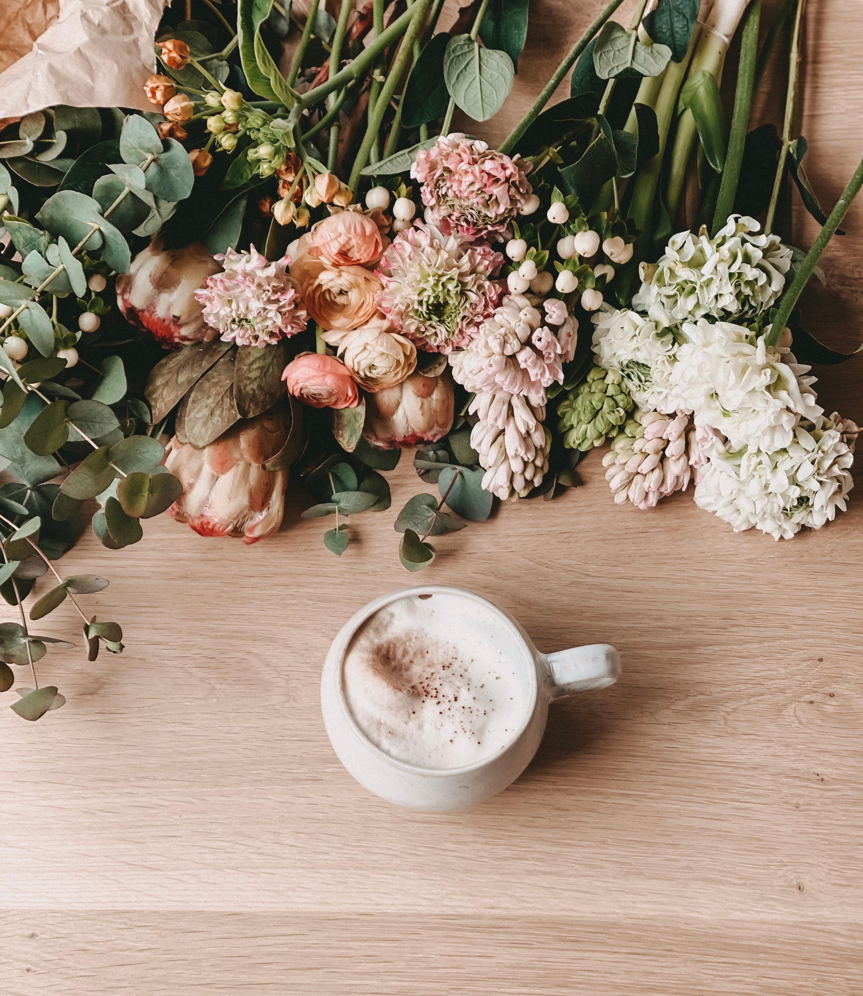 Happy Weekend mit einem bunten Blumengruß 🌸
#flowerlove
#myfreshflowerfriday
#coffeelove