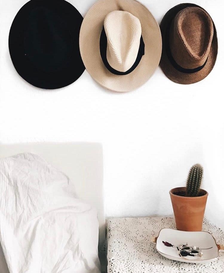 Hatlove! 
#outfit #styling #hat #katus #naturelover #plants #details 