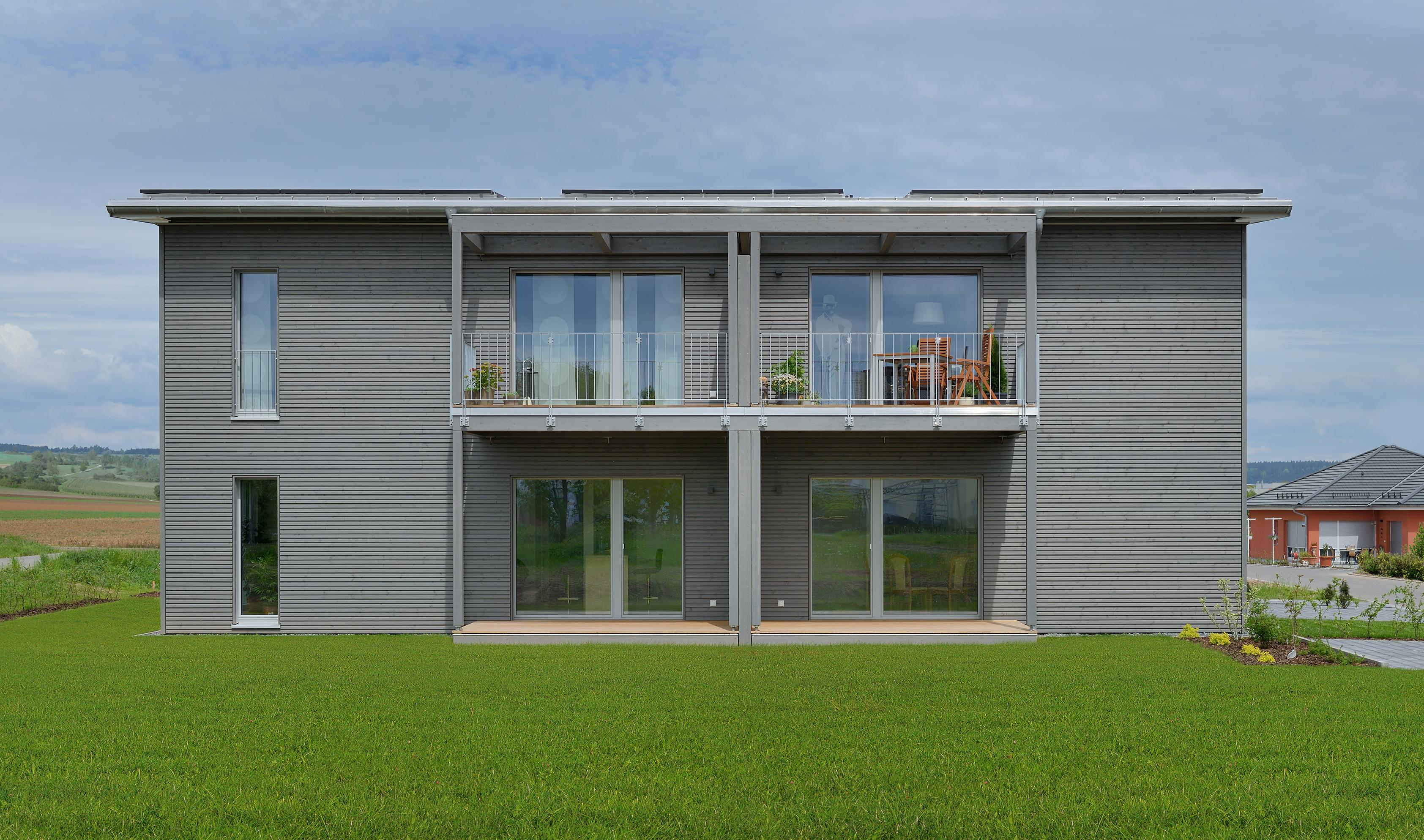 Haus Münch #terrasse #graueholzfassade ©Baufritz GmbH & Co. KG