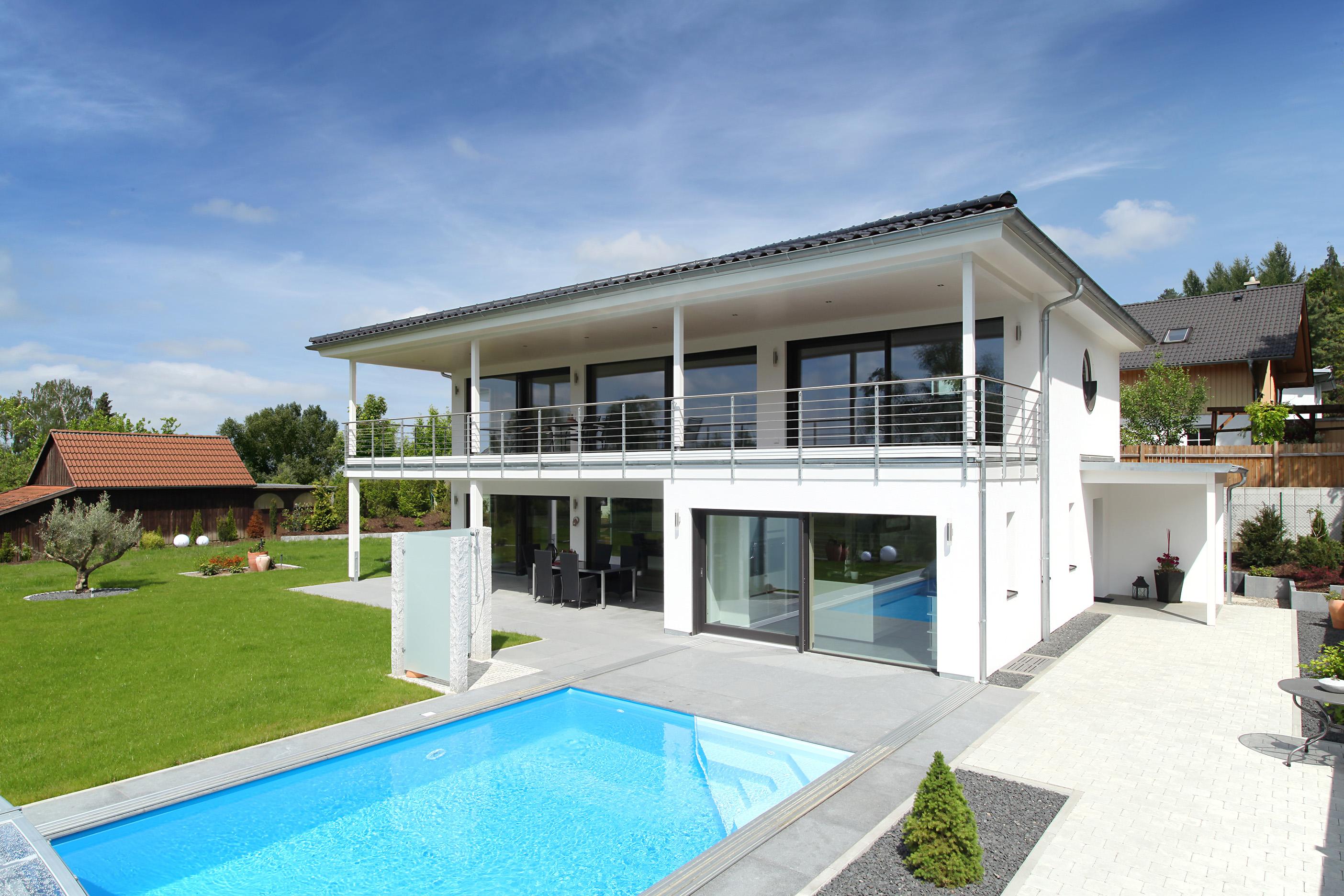 Haus Riederle #pool #terrasse #dachterrasse #designhaus #flachdach ©Baufritz GmbH & Co. KG