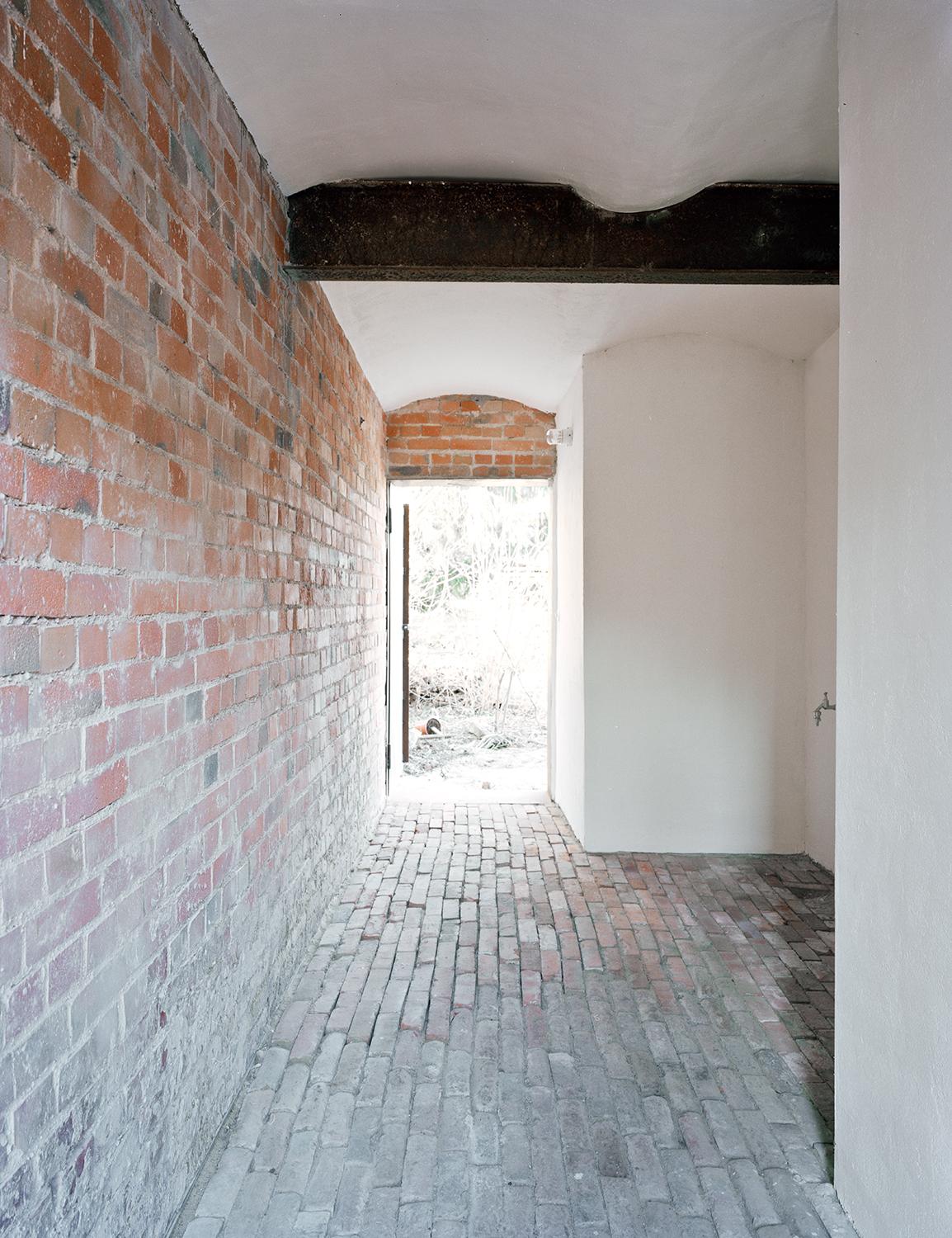 Haus Stein #architektenhaus #lehmputz #naturmaterial #ziegelstein ©Simon Menges