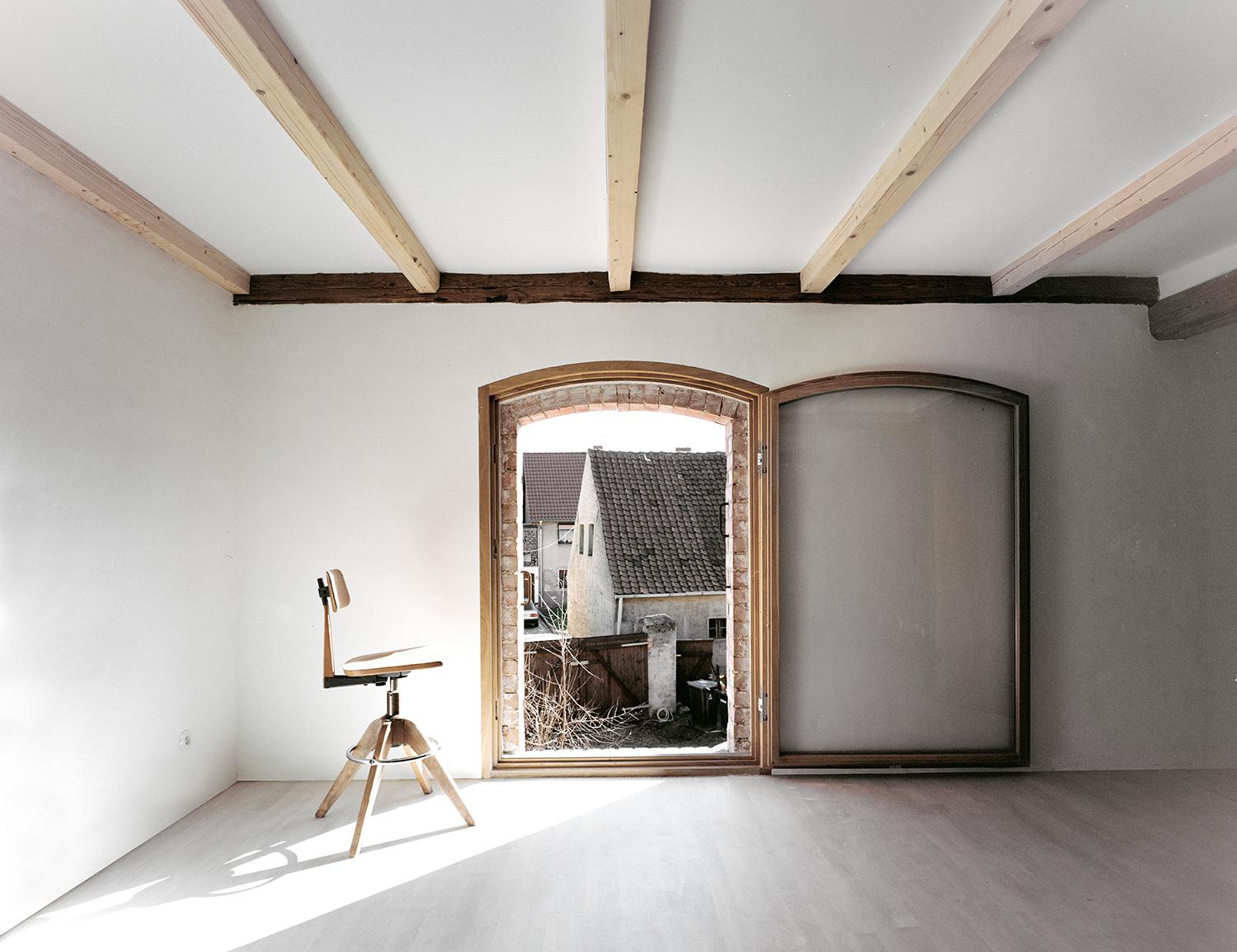 Haus Stein, Ferienhaus, Druxberg #architektenhaus #altbau #minimalistisch #naturmaterial #naturholz ©Simon Menges