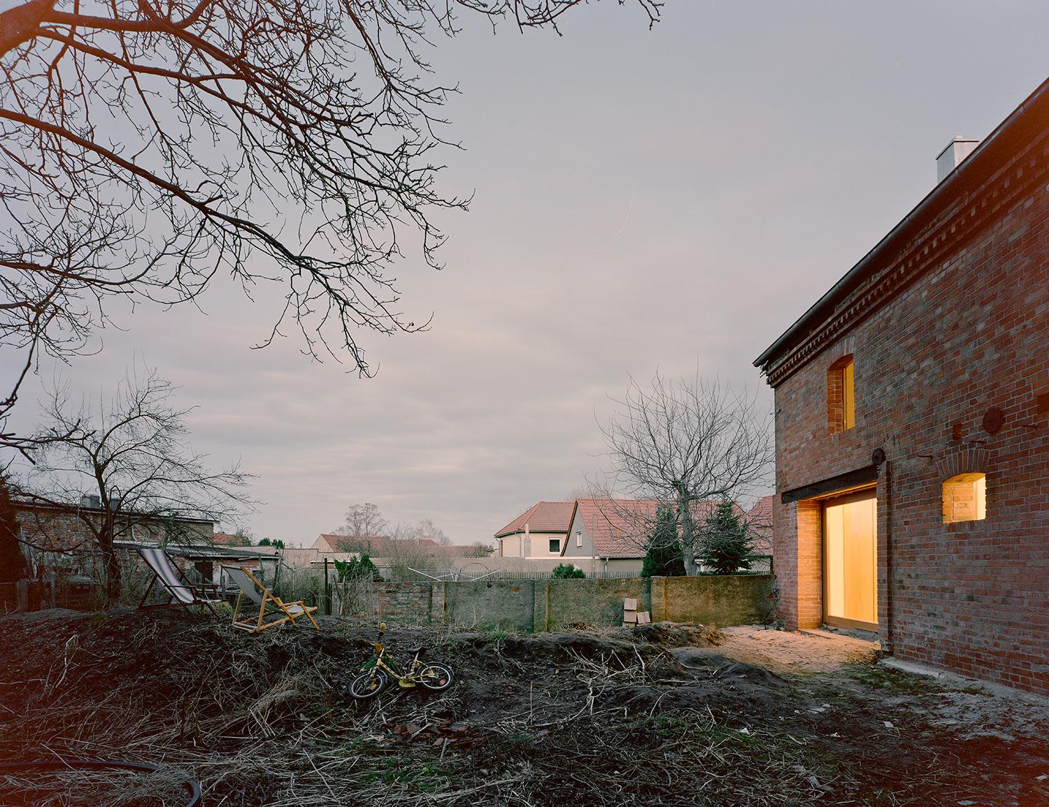 Haus Stein, Ferienhaus, Druxberg #architektenhaus #minimalistisch #naturmaterial #naturholz #ziegelstein #alteshaus #hausaußenfassade ©Simon Menges