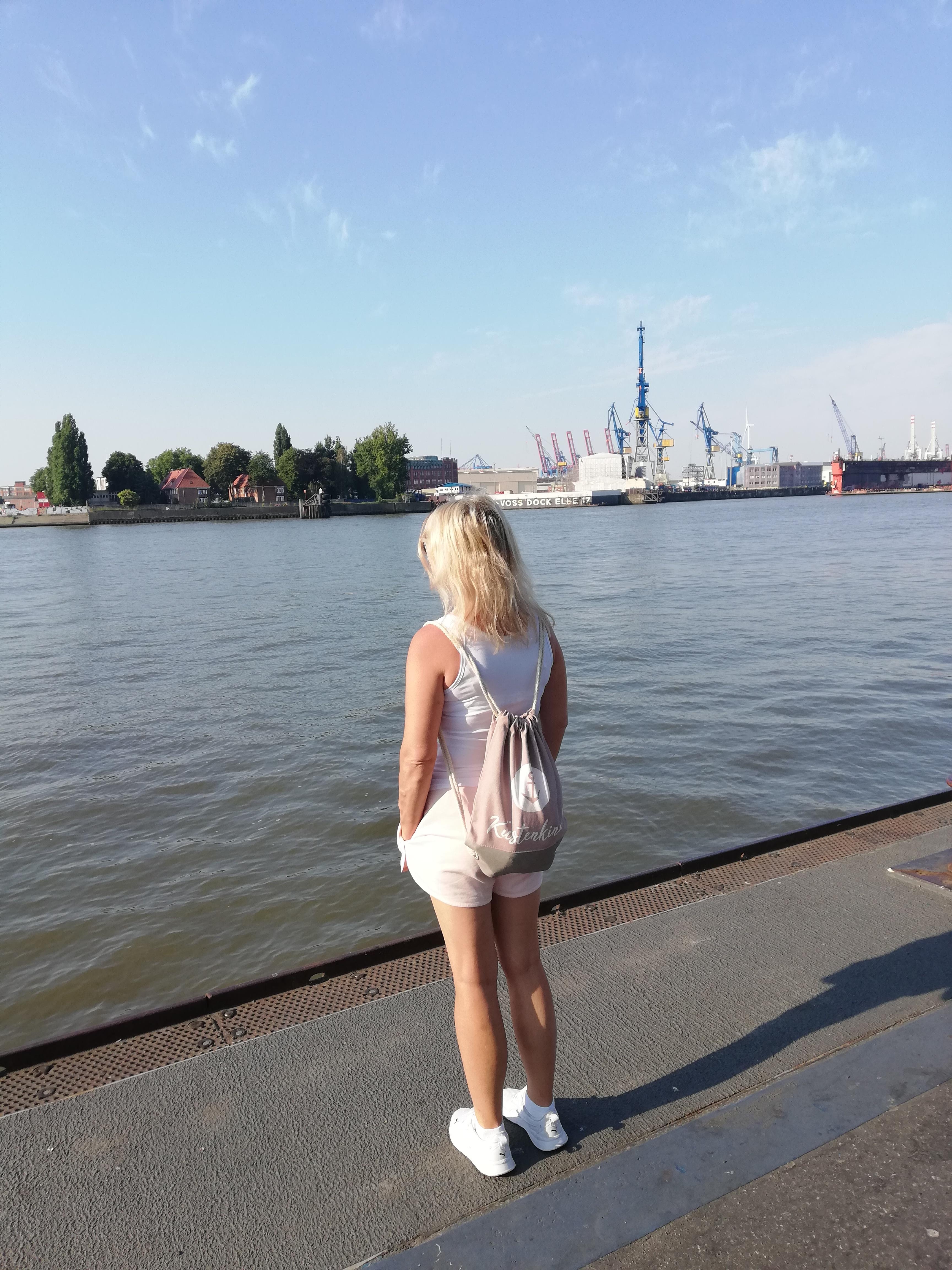 #heimatentdecken #travellchallenge

Hamburg das Tor zur Welt -
Eine Stadt die mir besonders gut gefällt ❤️🍀