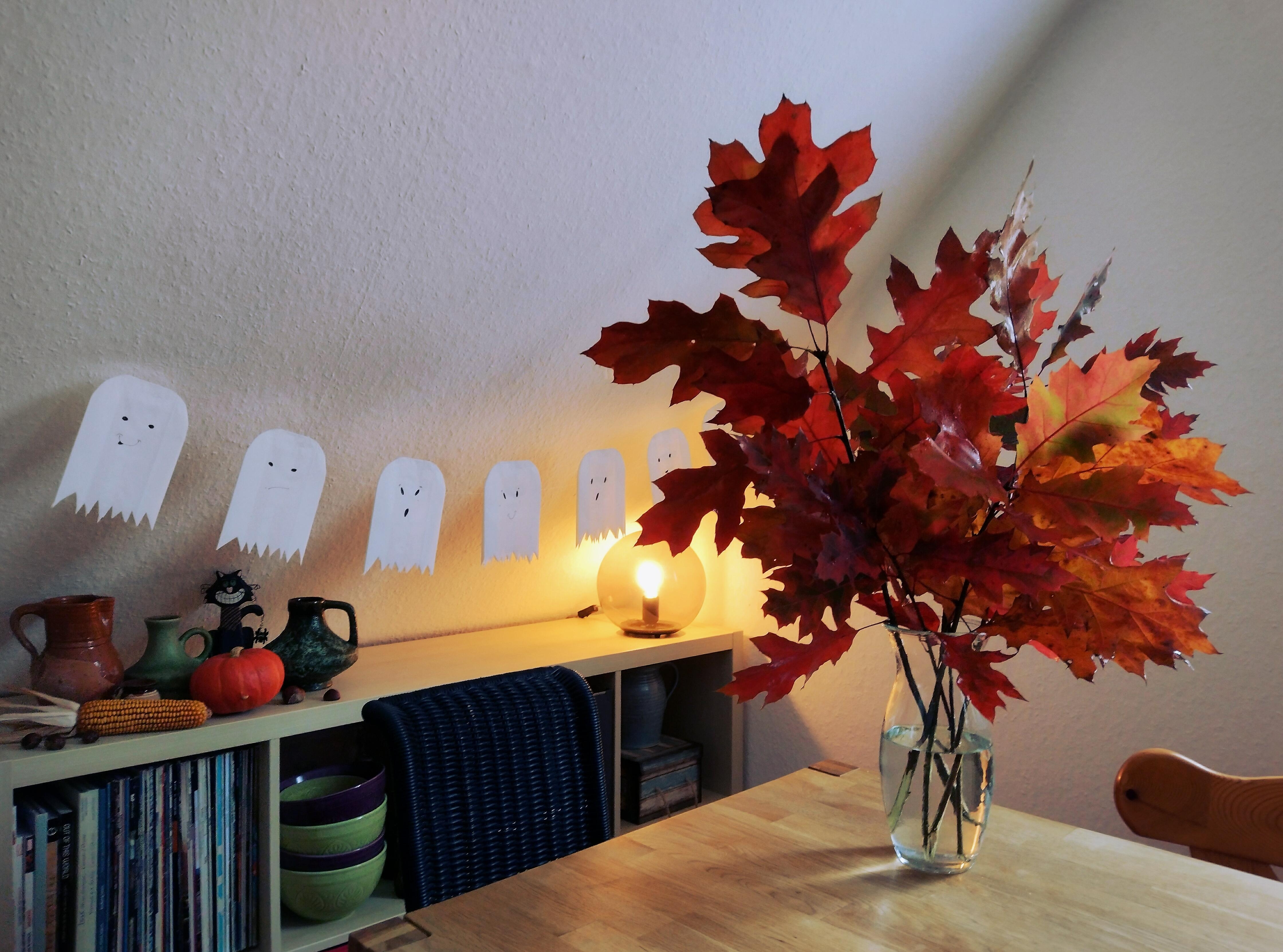 #herbstdeko #november #eiche #vase #essbereich #dachgeschosswohnung #licht