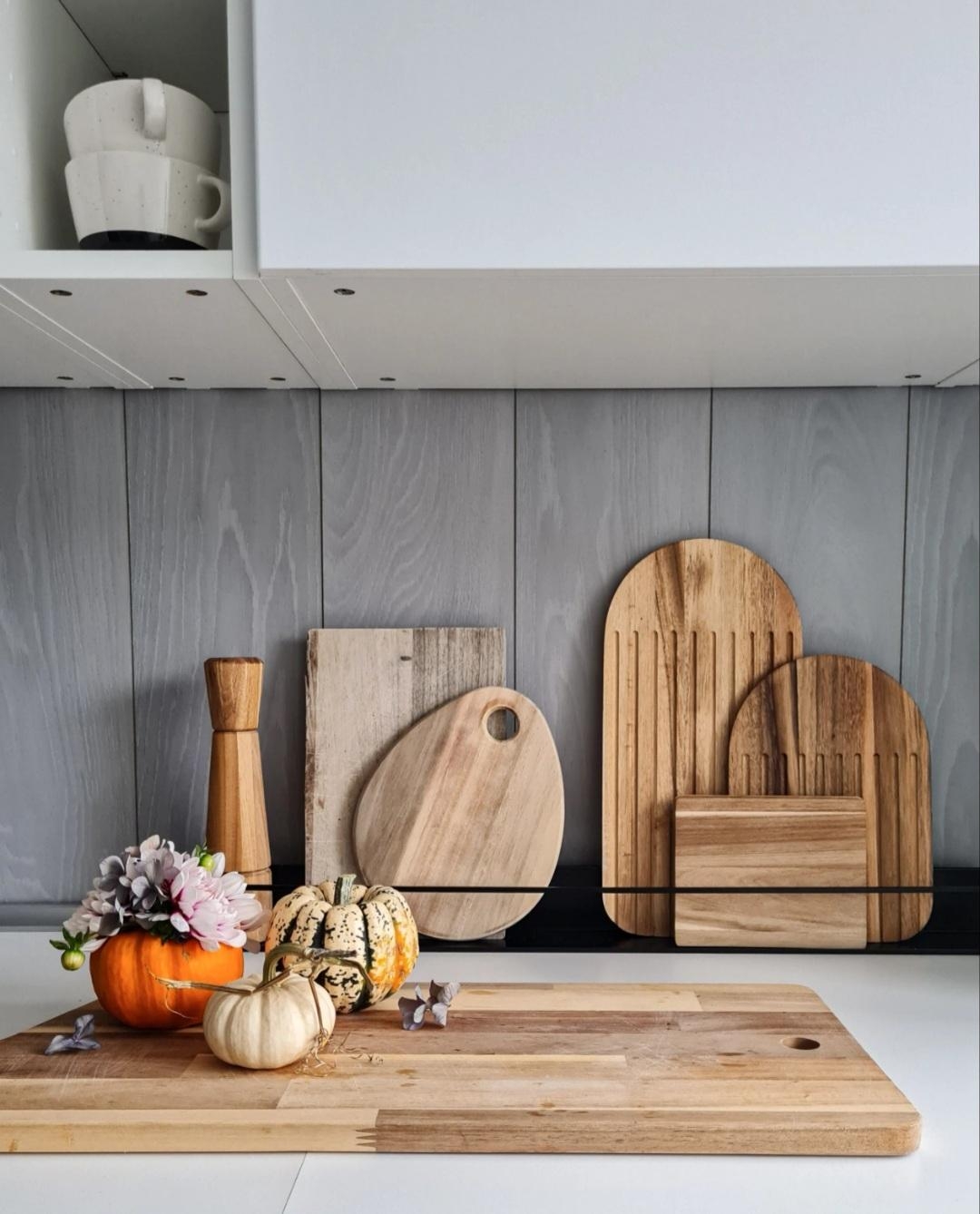 Herbstdekoration 🍁
#Herbst #herbstdekoration #kitchen #Küche #brettchenliebe #arbeitsplatte #küchenideen