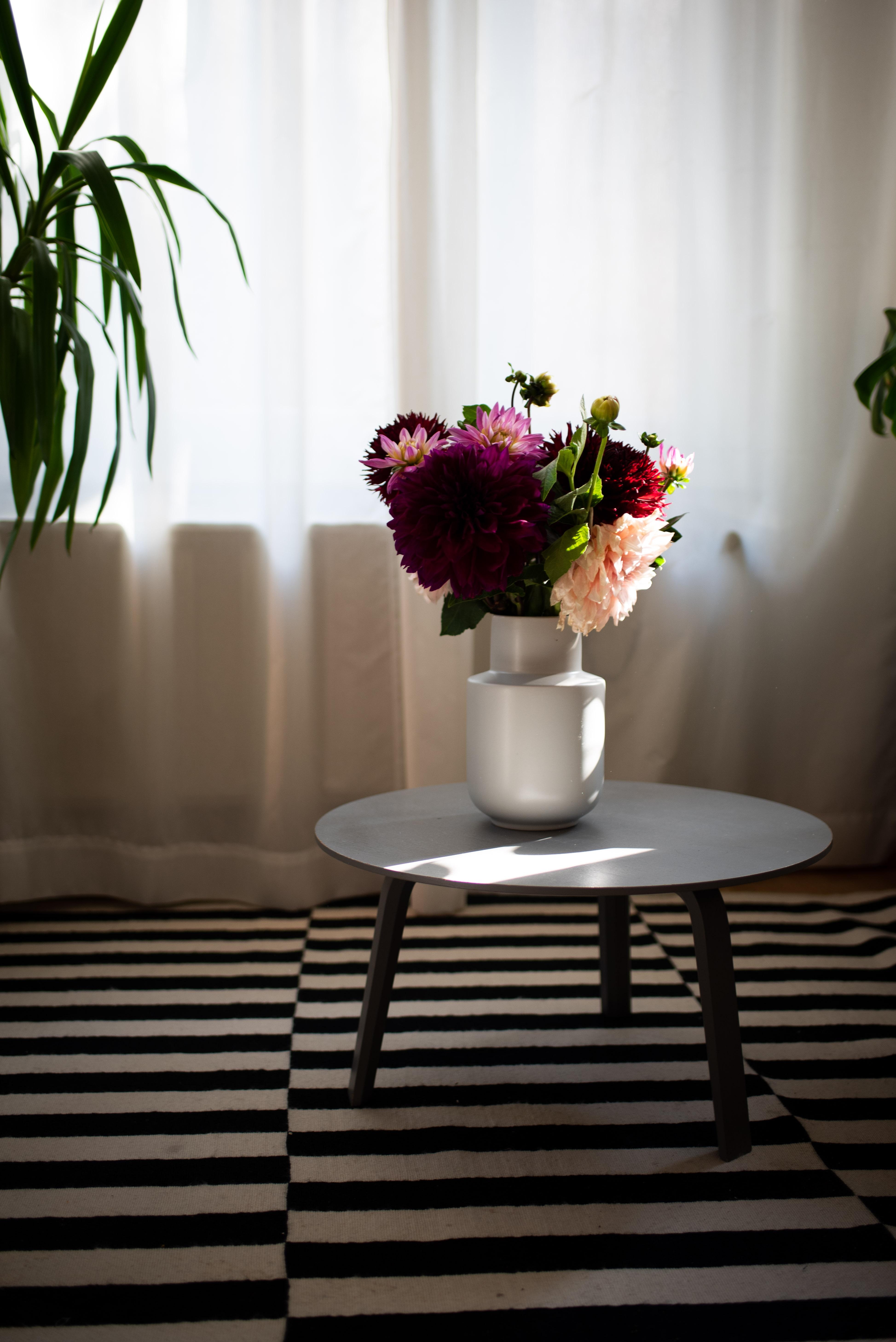 Herbstlicht #vase #deko #wohnzimmer #interiorinspo #ikea #freshflowers #vasenmittwoch