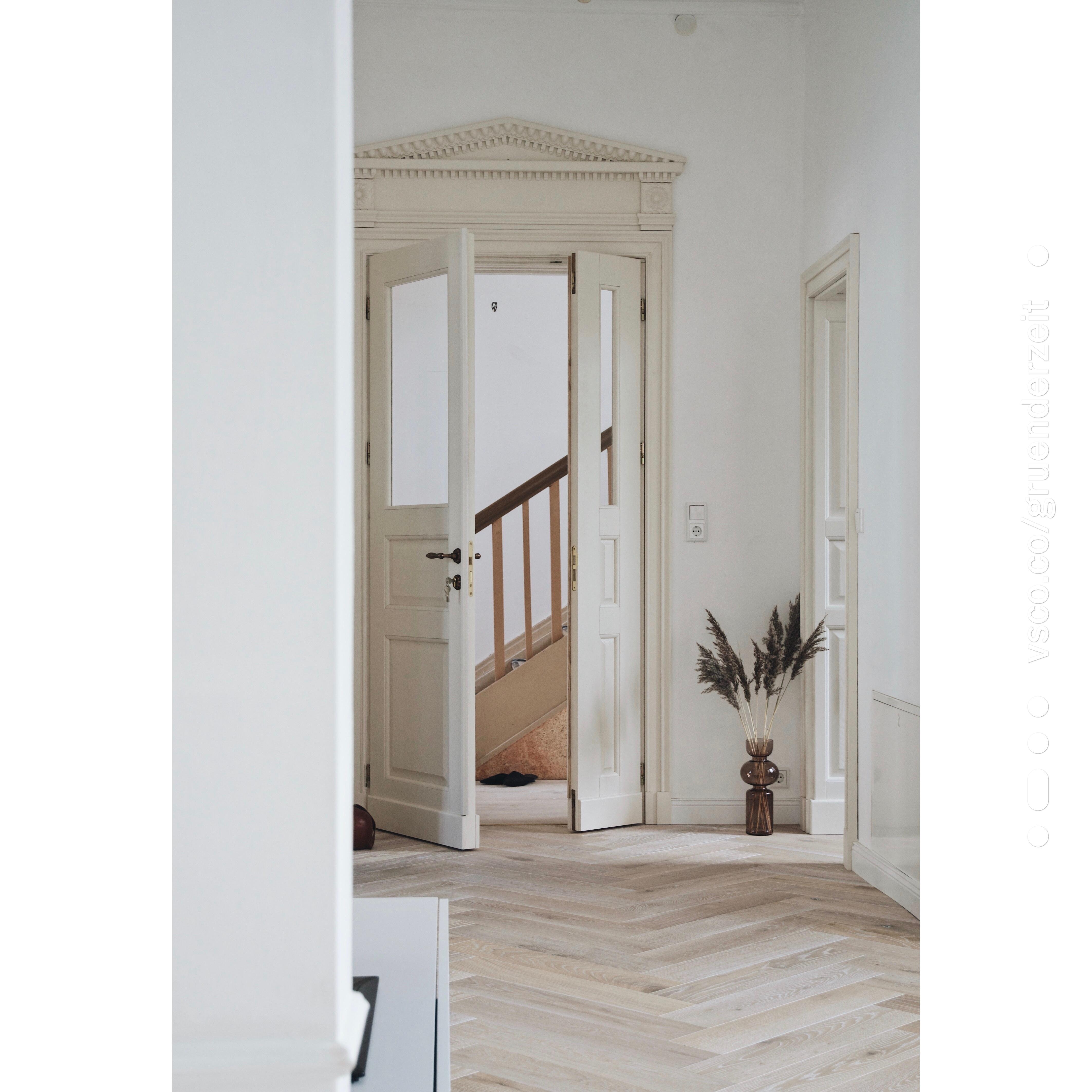 Hereinspaziert, in unser Haus :) diese #Tür verbindet den #Flur mit dem #Wohnbereich. Alles passend zum #altbau 