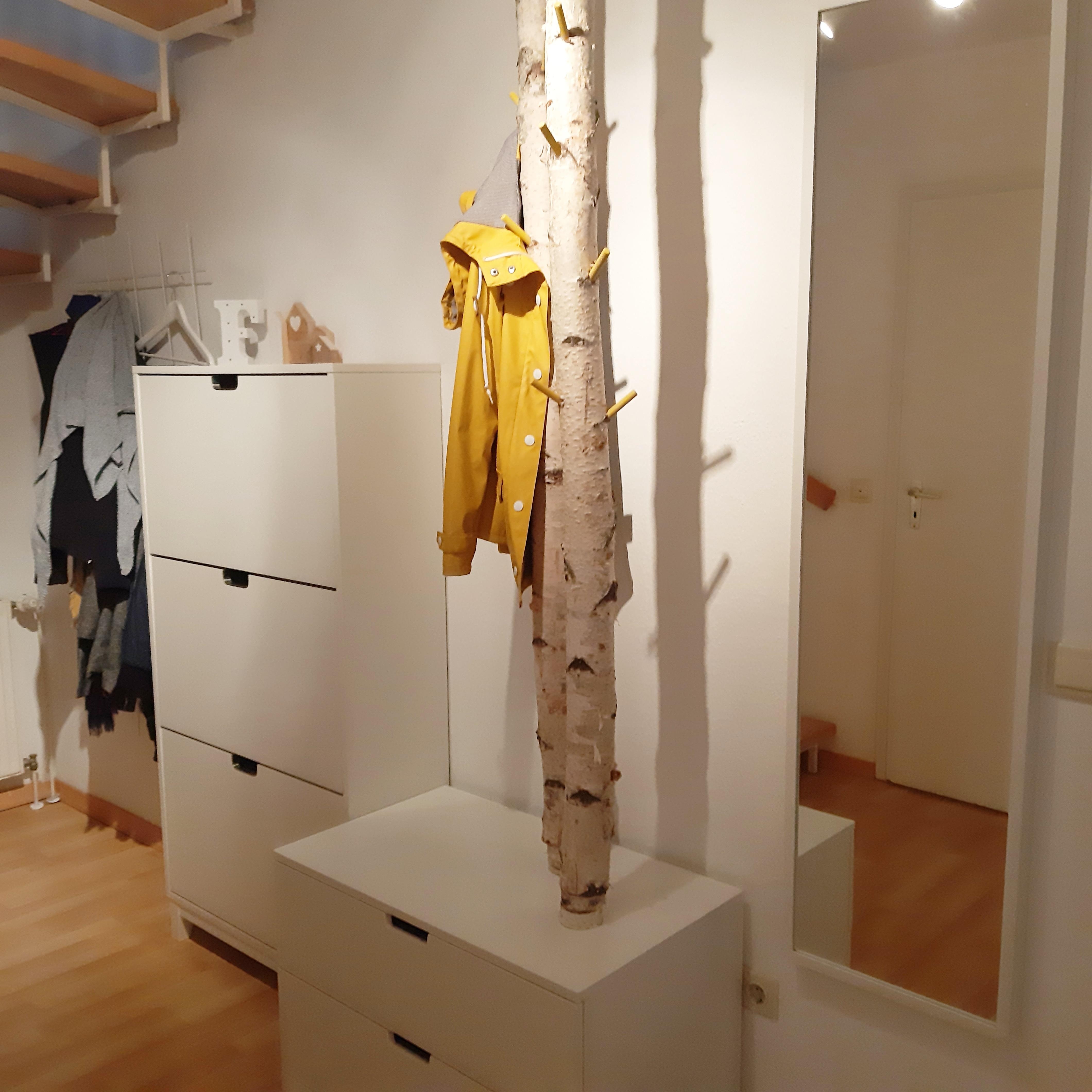 Herzlich Willkommen Zuhause! :) Die Garderobe war ein #diy Projekt von uns ich freue mich jedes Mal sie zu sehen. 