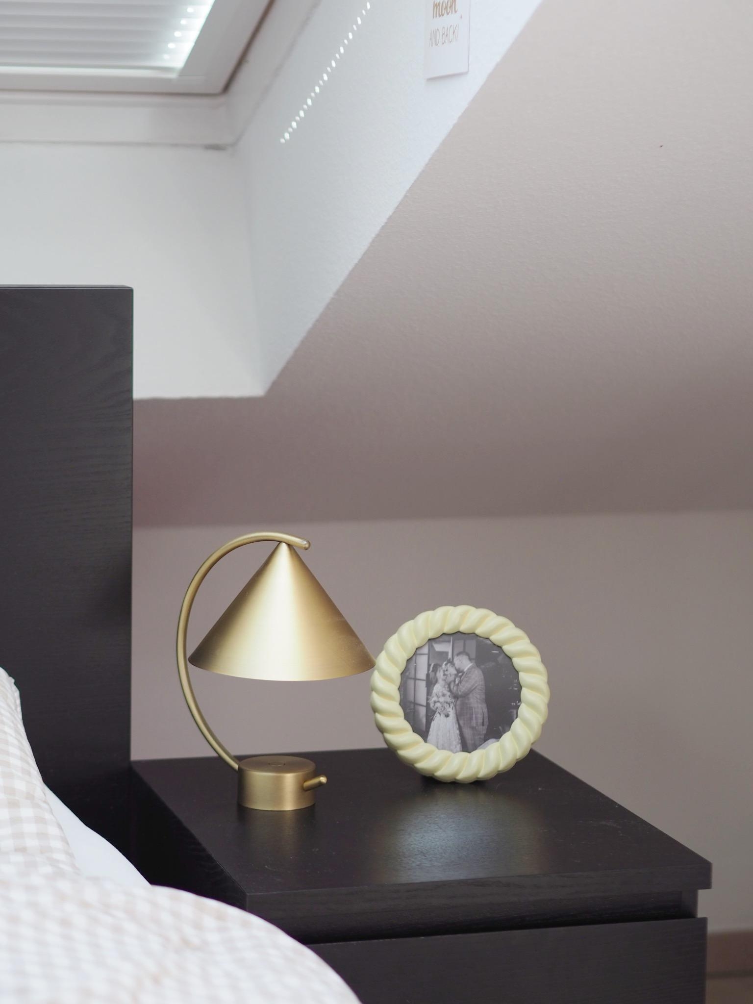 Heute wäre ich lieber im Bett geblieben 🕯️🧸☁️ #livingchallenge #lampe