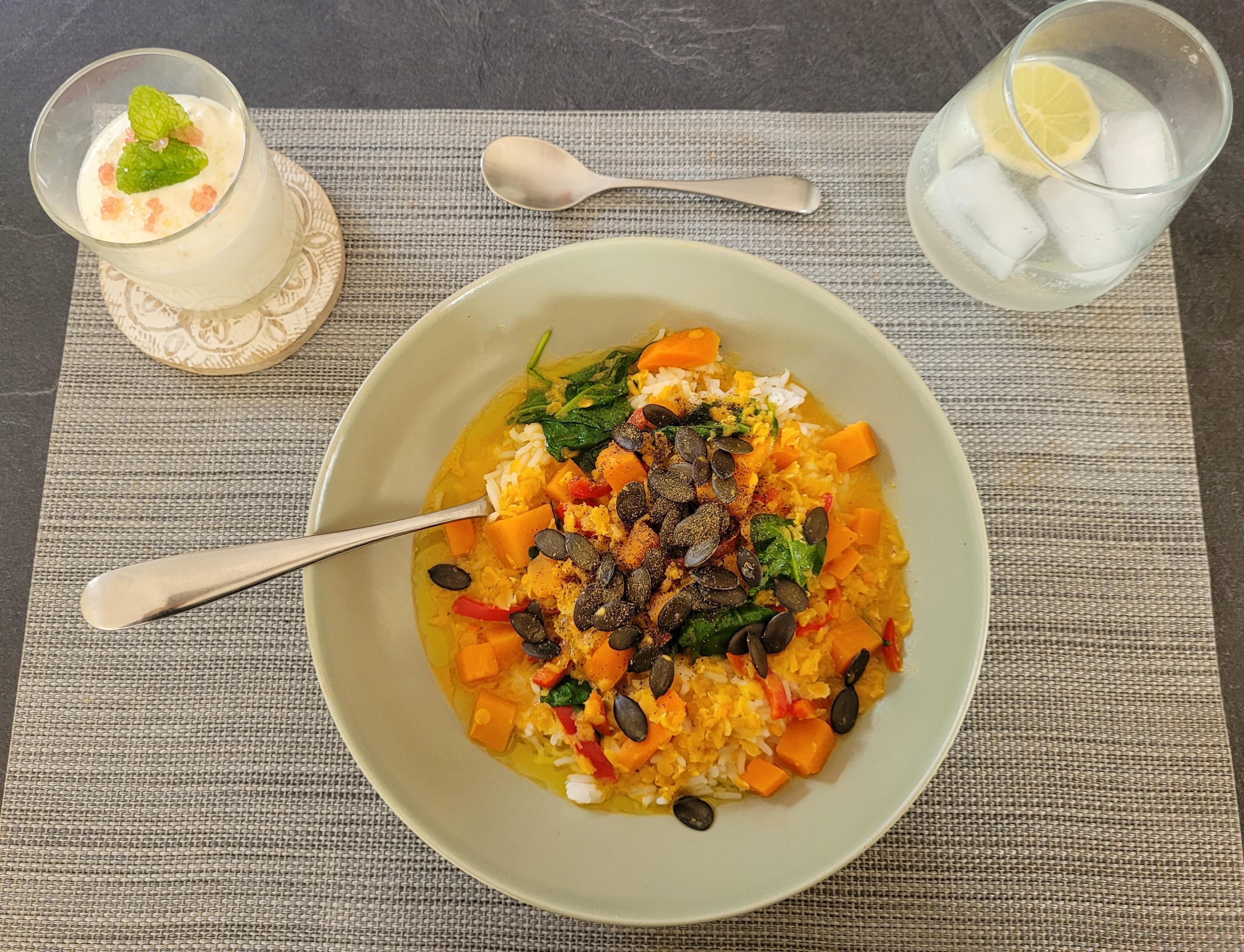 Heutiges Mittagessen und zum Nachtisch Sahne-Mascarpone mit Zitronenkaviar- sooo lecker! 😍