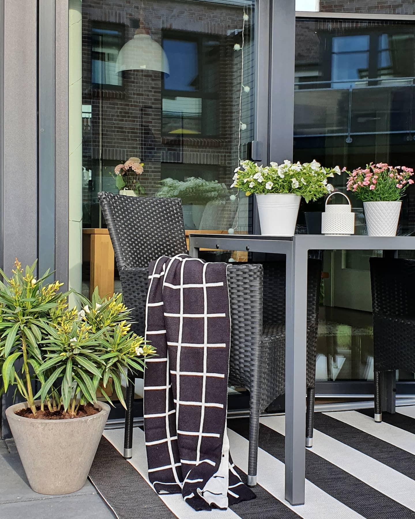 Hier ein Blick auf die 2. Terrasse 
#terrasse #outdoor #outdoorzimmer #homeandliving #homestyle 