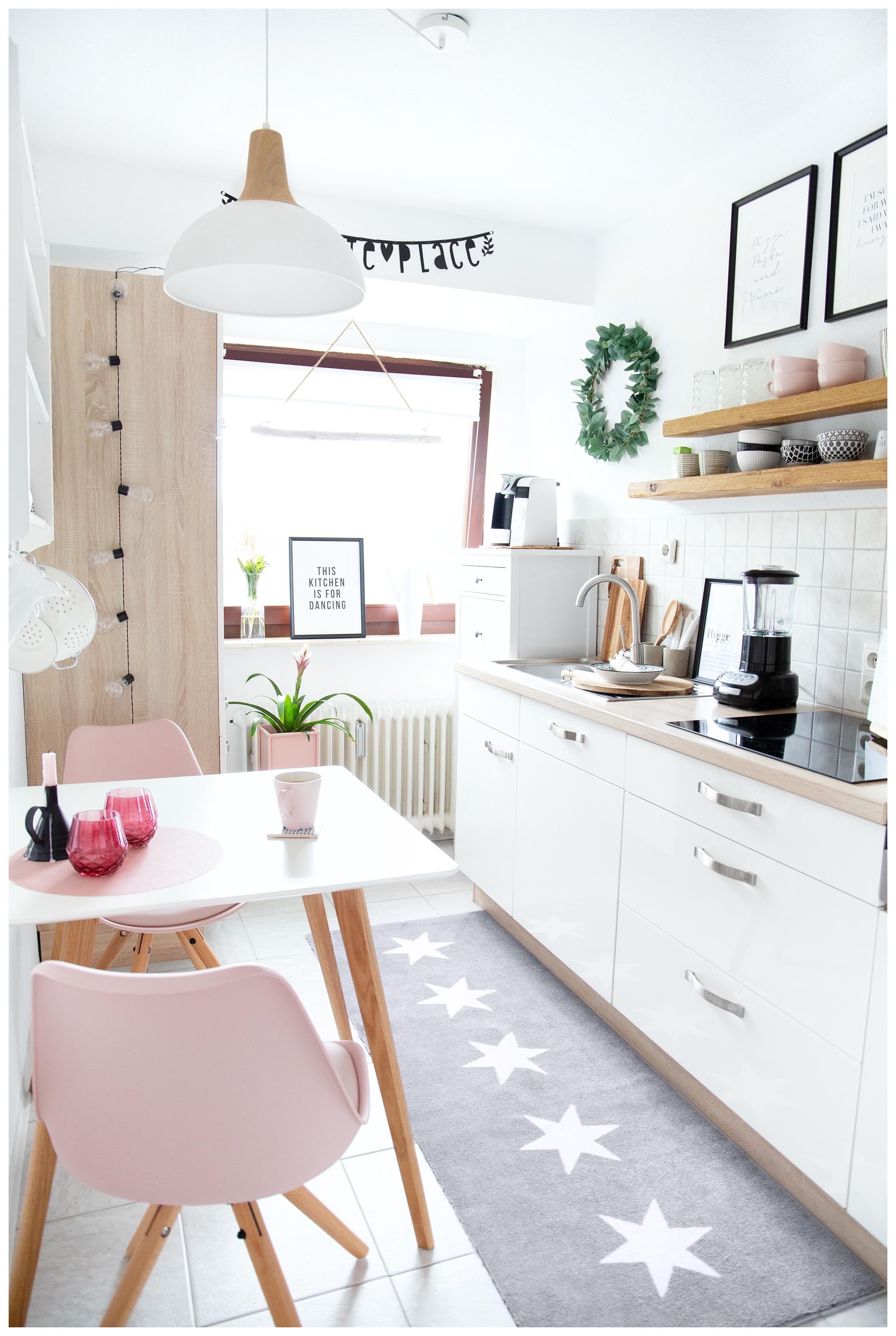 Hier ein Einblick in meine umgestaltete Küche!
#wohnen #deko #rosa
#couchstyle #küche #interior #einrichtung 