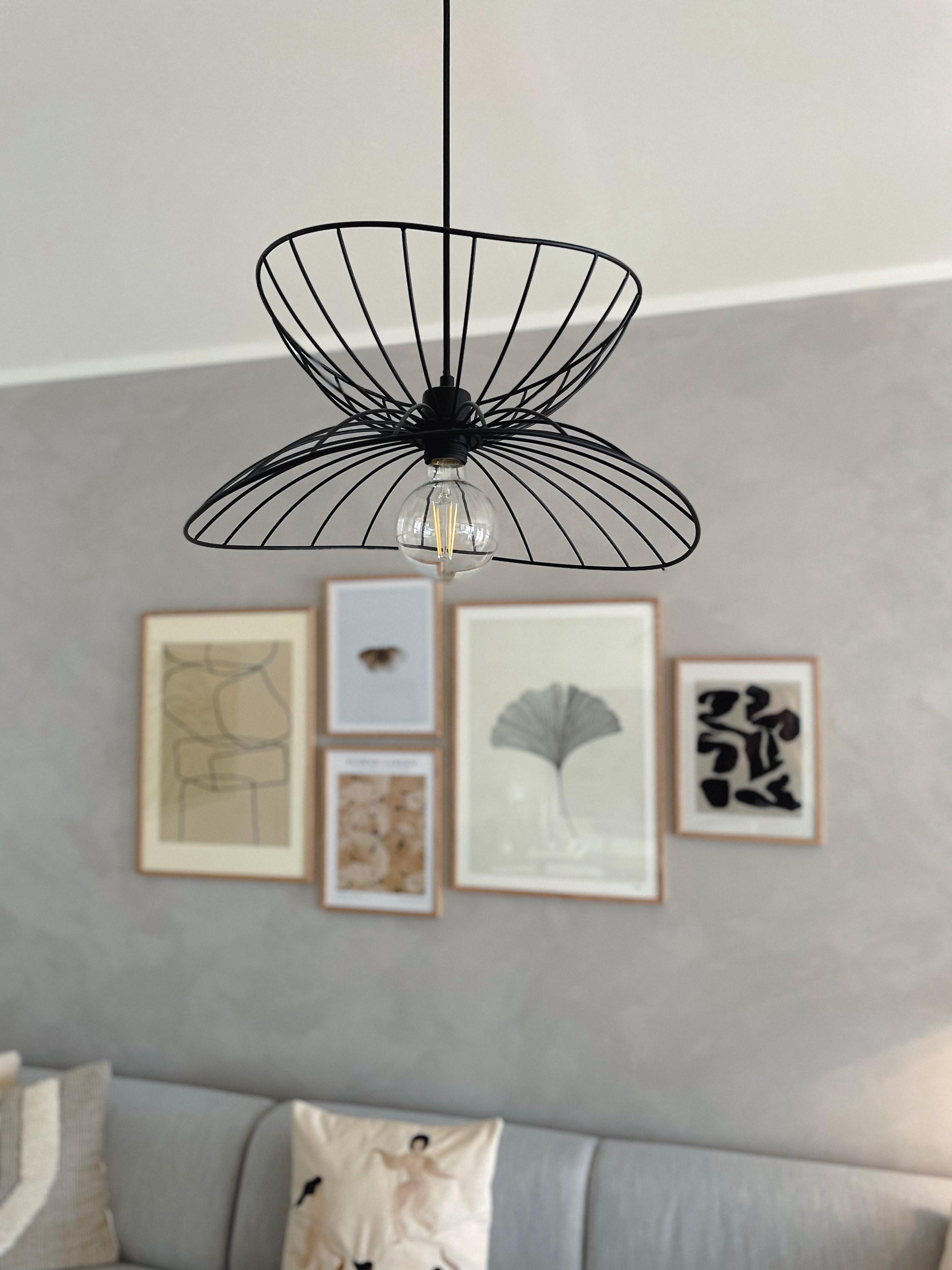 Hier kommt bald eine neue Lampe hin. :)
#Wohnzimmer #Wohnzimmerinspo #Wohnzimmerdeko #Interior #Lampe #pendeleuchte