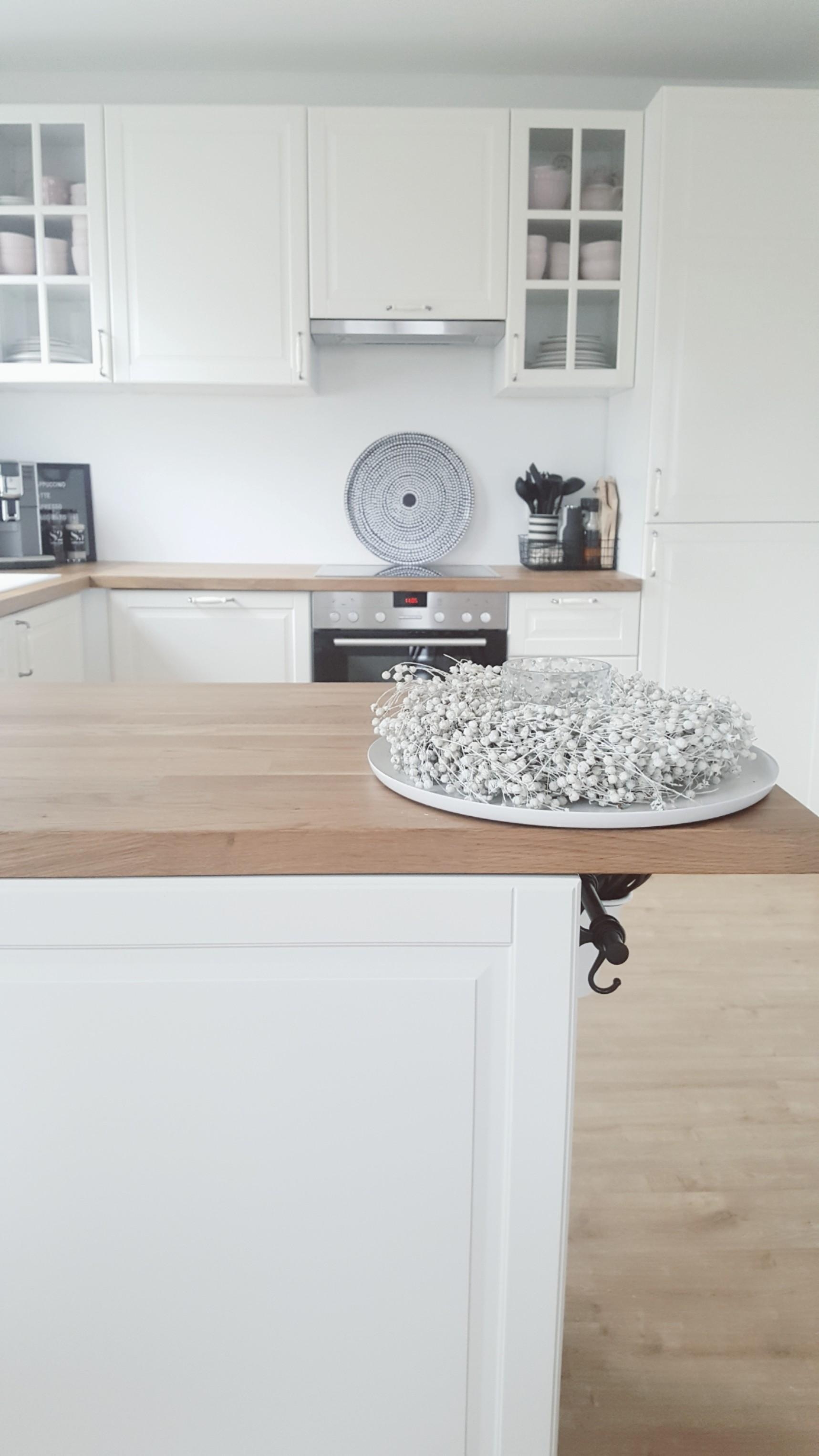 Hier mal ein Blick in meine offene Küche
#ikea#whiteandwood#scandiliving#landhaus
