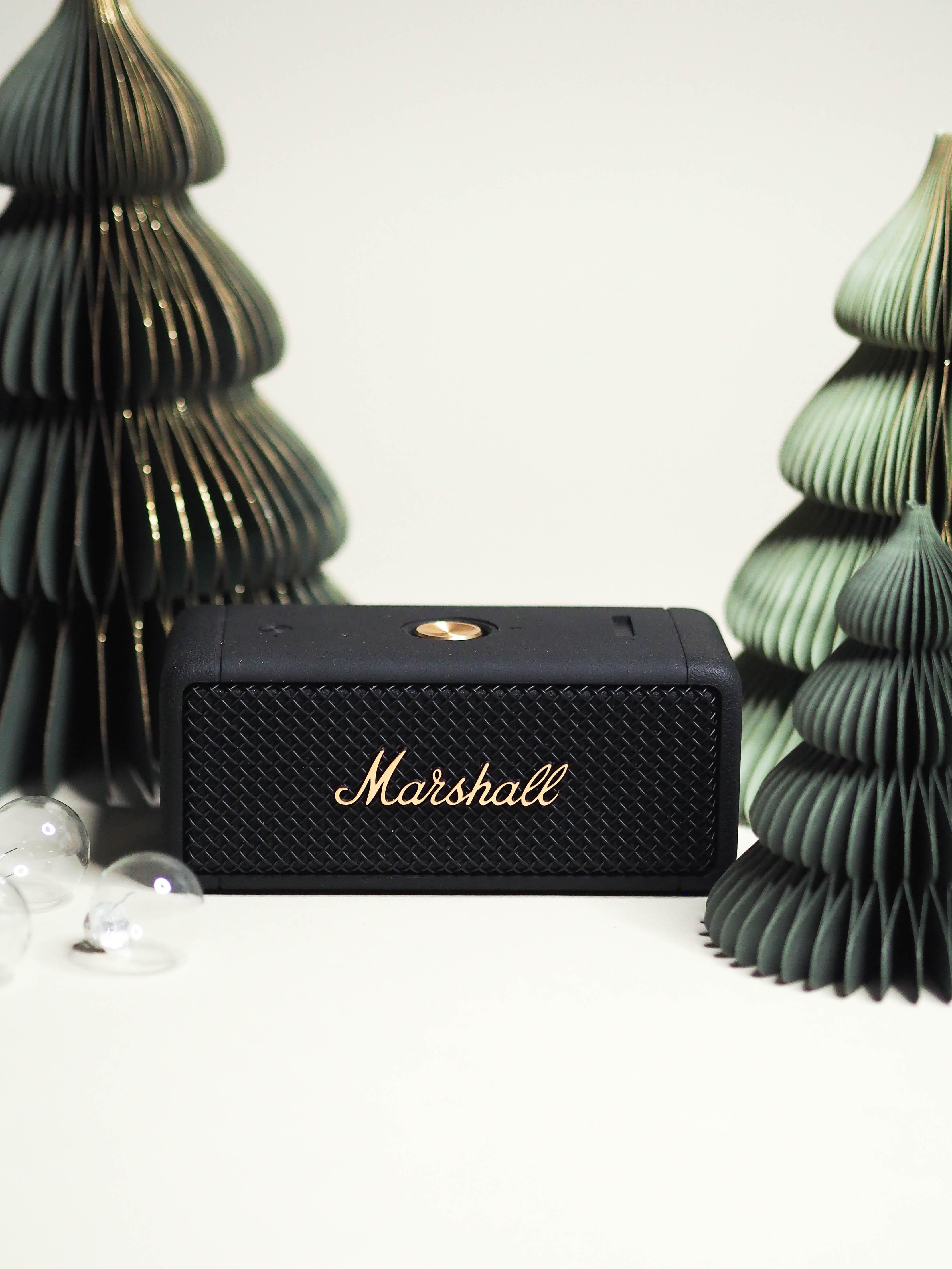 Hier spielt die Musik: Mit dem Emberton Bluetooth Lautsprecher von #Marshall den eigenen Rhythmus feiern. #geschenkideen