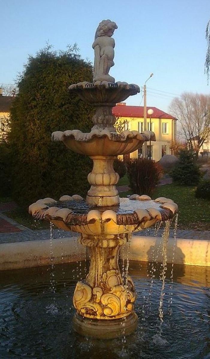 Hingucker in jedem Garten oder Park - Barock Brunnen #brunnen #springbrunnen #casapadrino #barockbrunnen #barock #garten