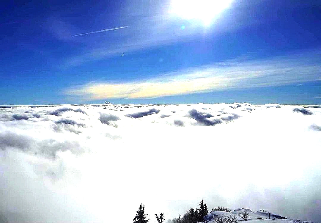 Hoch auf dem Berge Über den Wolken
#Berge
#Schnee 
#unendlicheweiten
