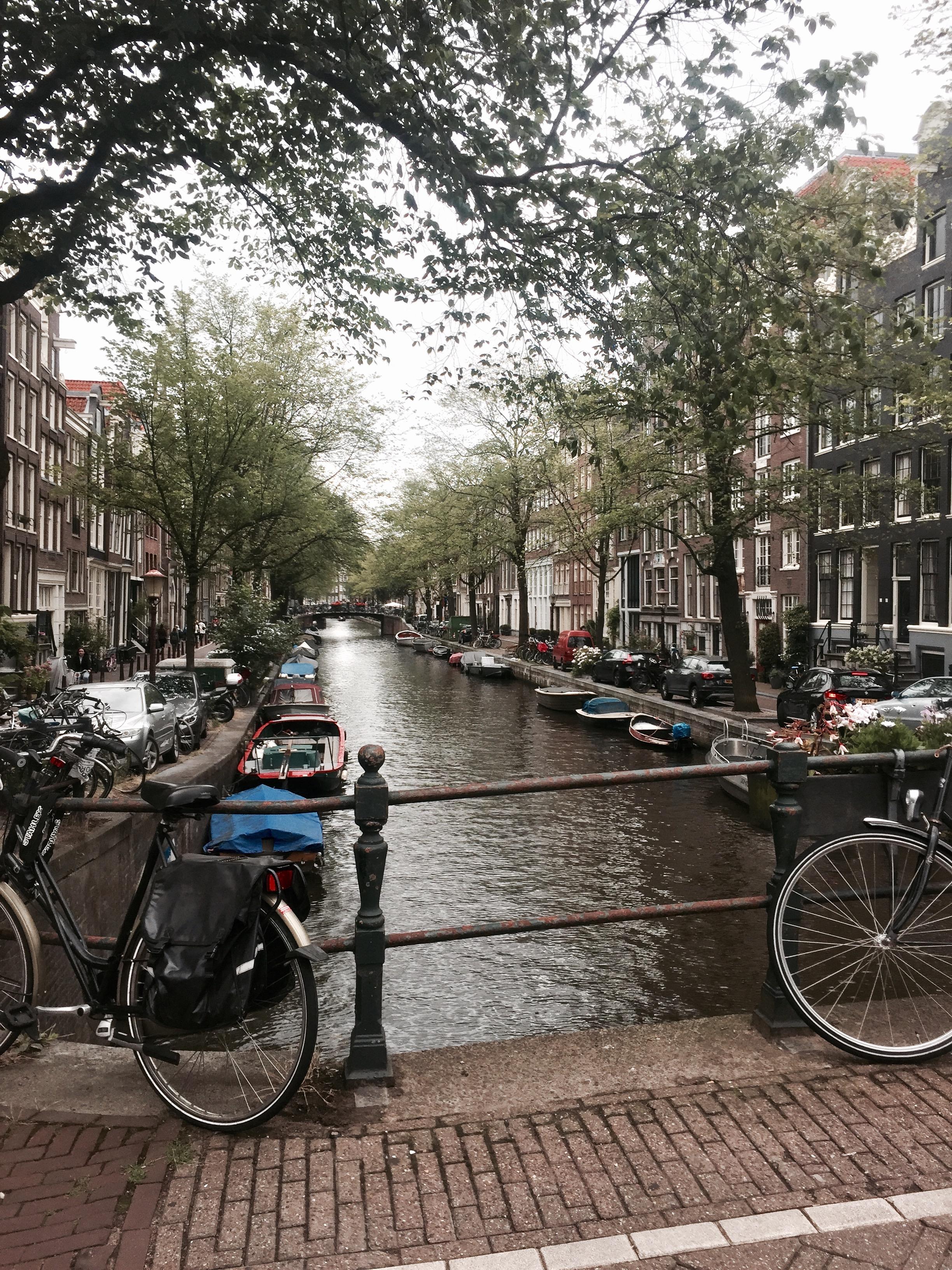 Hoi Amsterdam!
#amsterdam #gracht #love #käse 