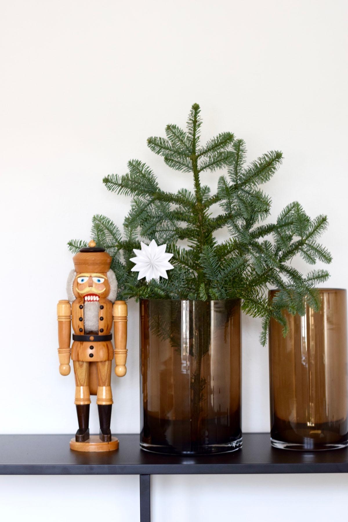 Holz, Glas, Tanne und der hübsche Stern von Zeljka...
#weihnachten #weihnachtsdeko #advent
