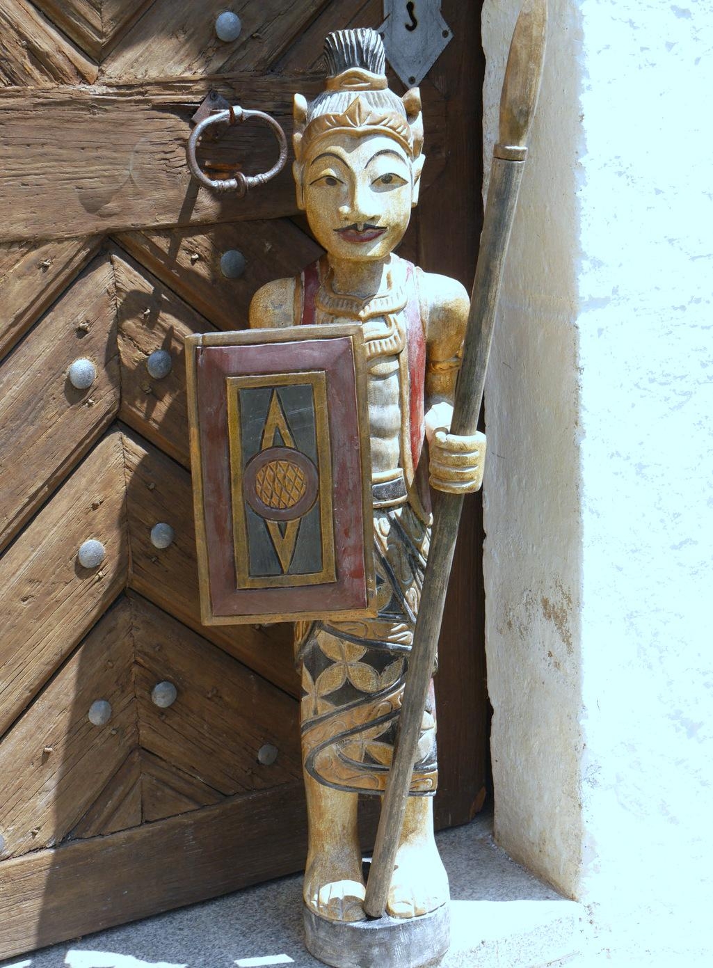 #Holzfigur #Wächter #Hereinspaziert #Dekoration mit #indonesischen #Figuren aus #Holz